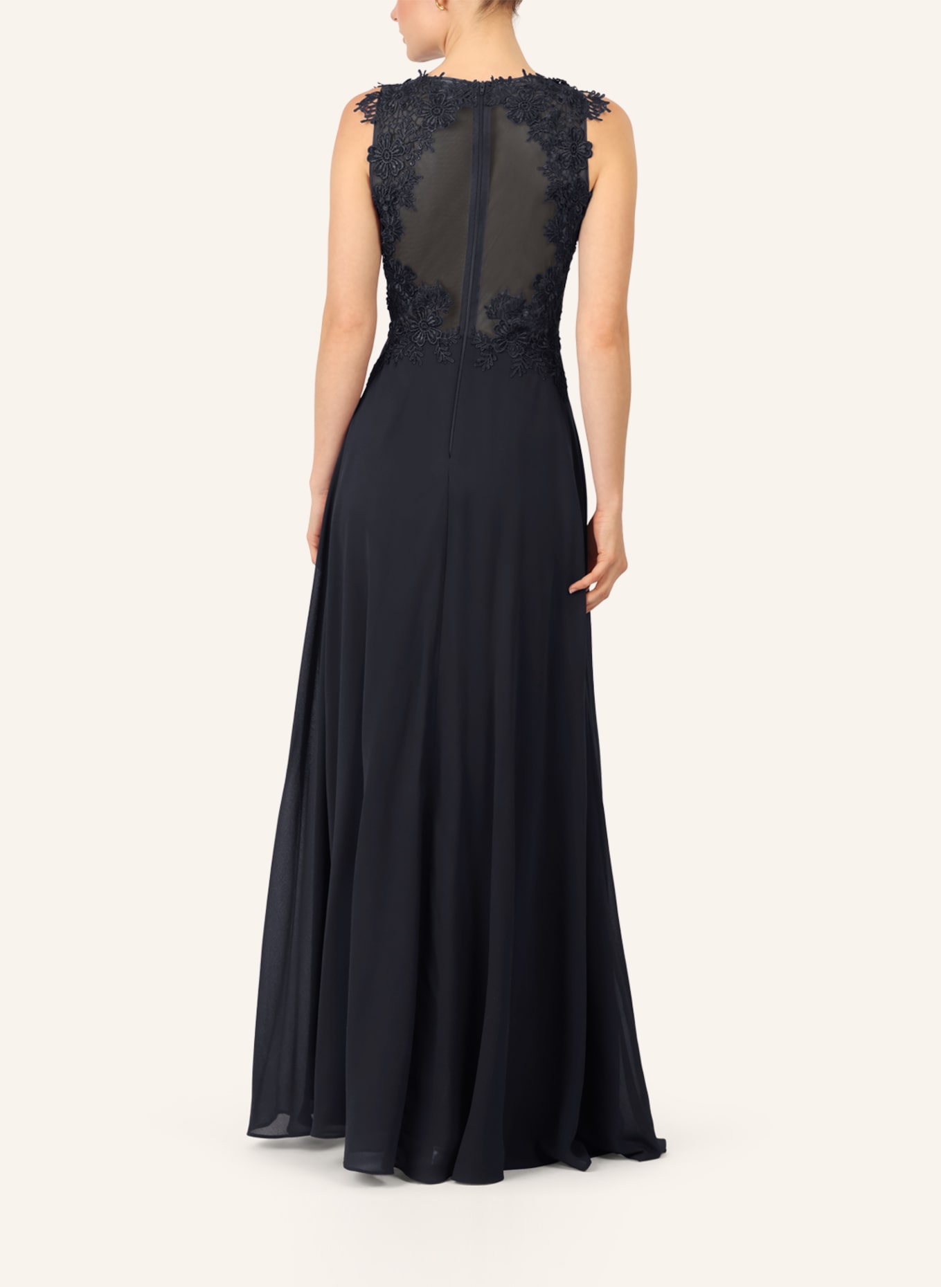 APART Abendkleid mit Lochspitze und Schmucksteinen: SCHWARZ