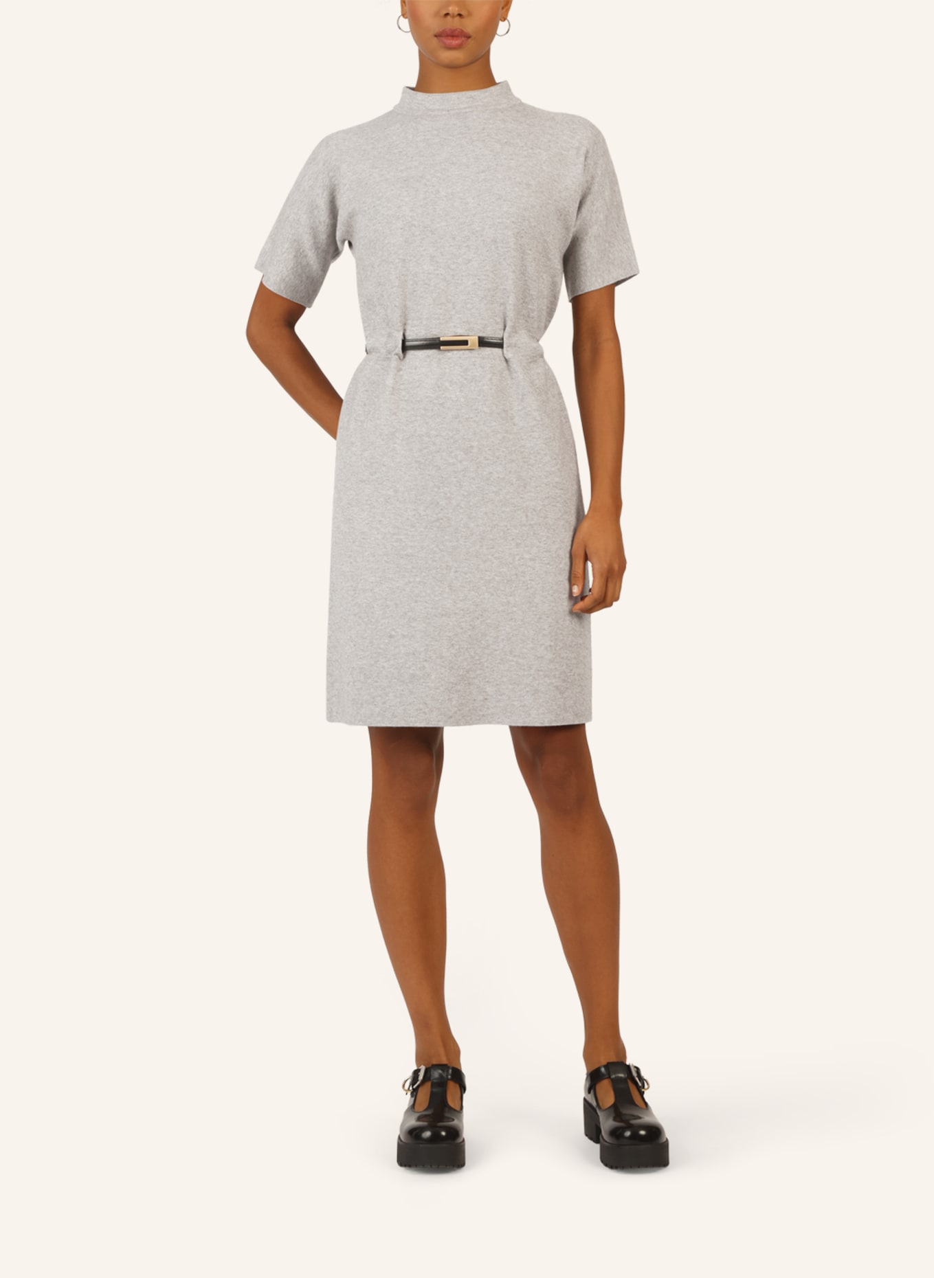 APART Strickkleid mit Gürtel: GRAU