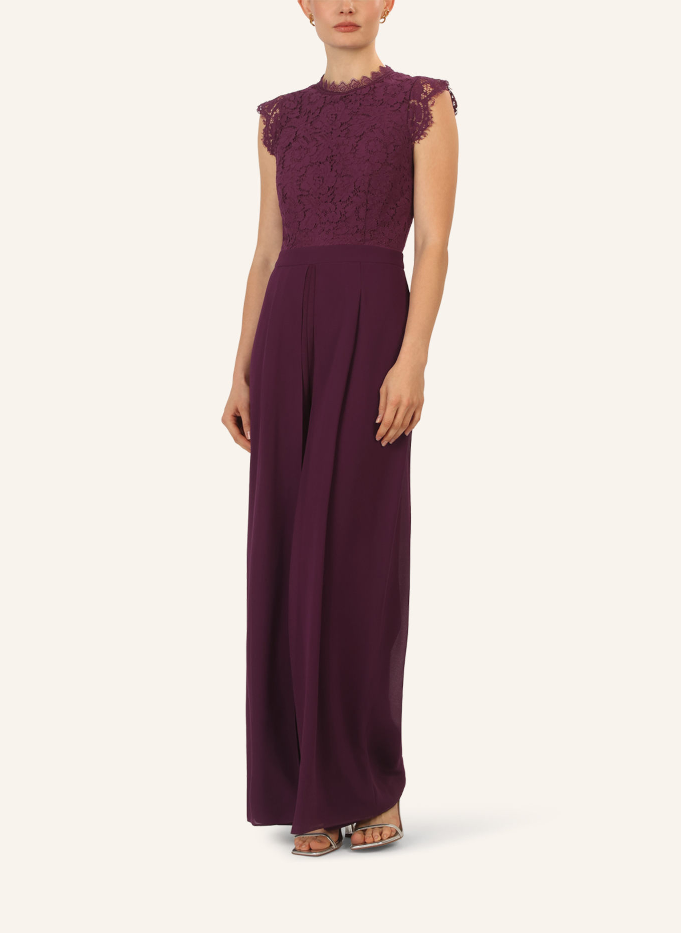 APART Jumpsuit mit Spitze: DUNKELLILA