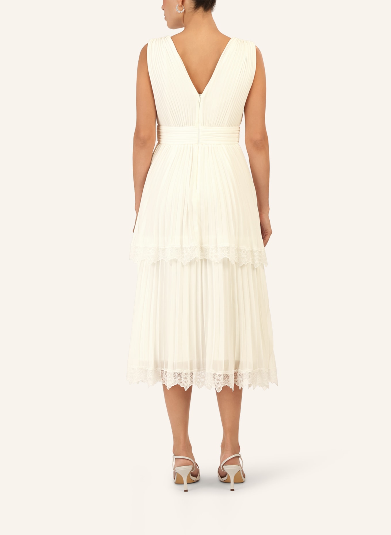 APART Plisseekleid: CREME