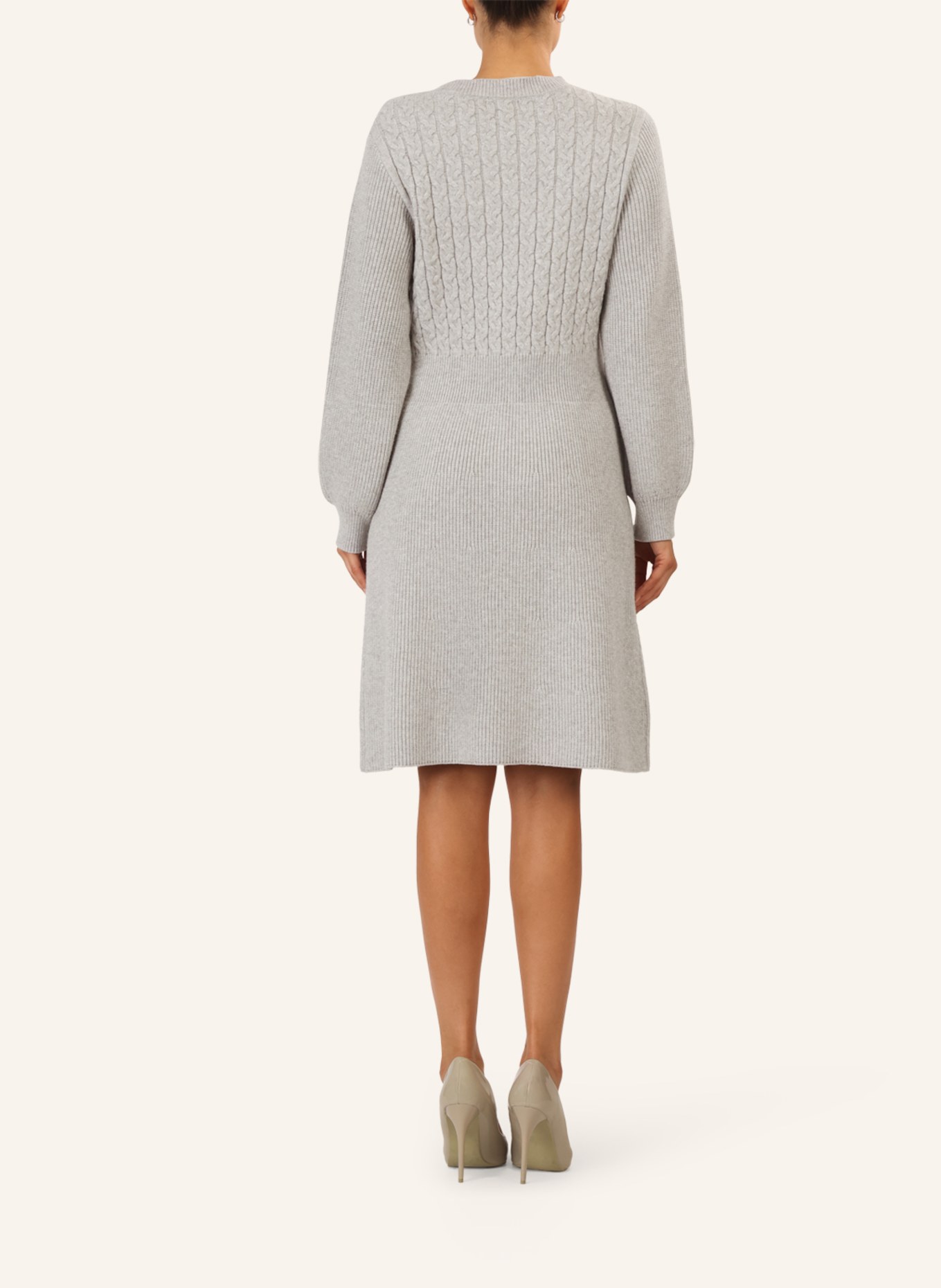 APART Strickkleid: GRAU