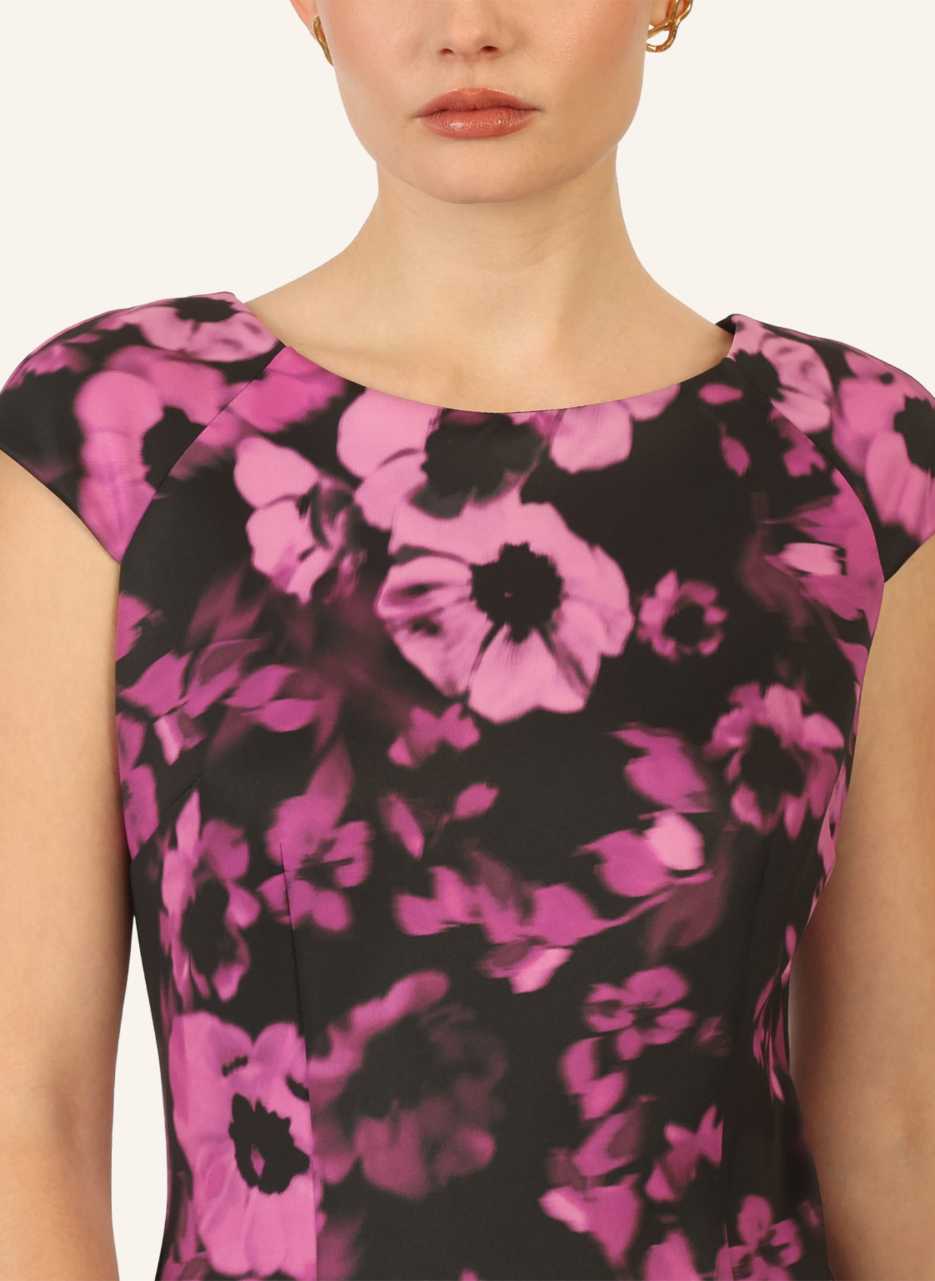 APART Jerseykleid: SCHWARZ/ SILBER