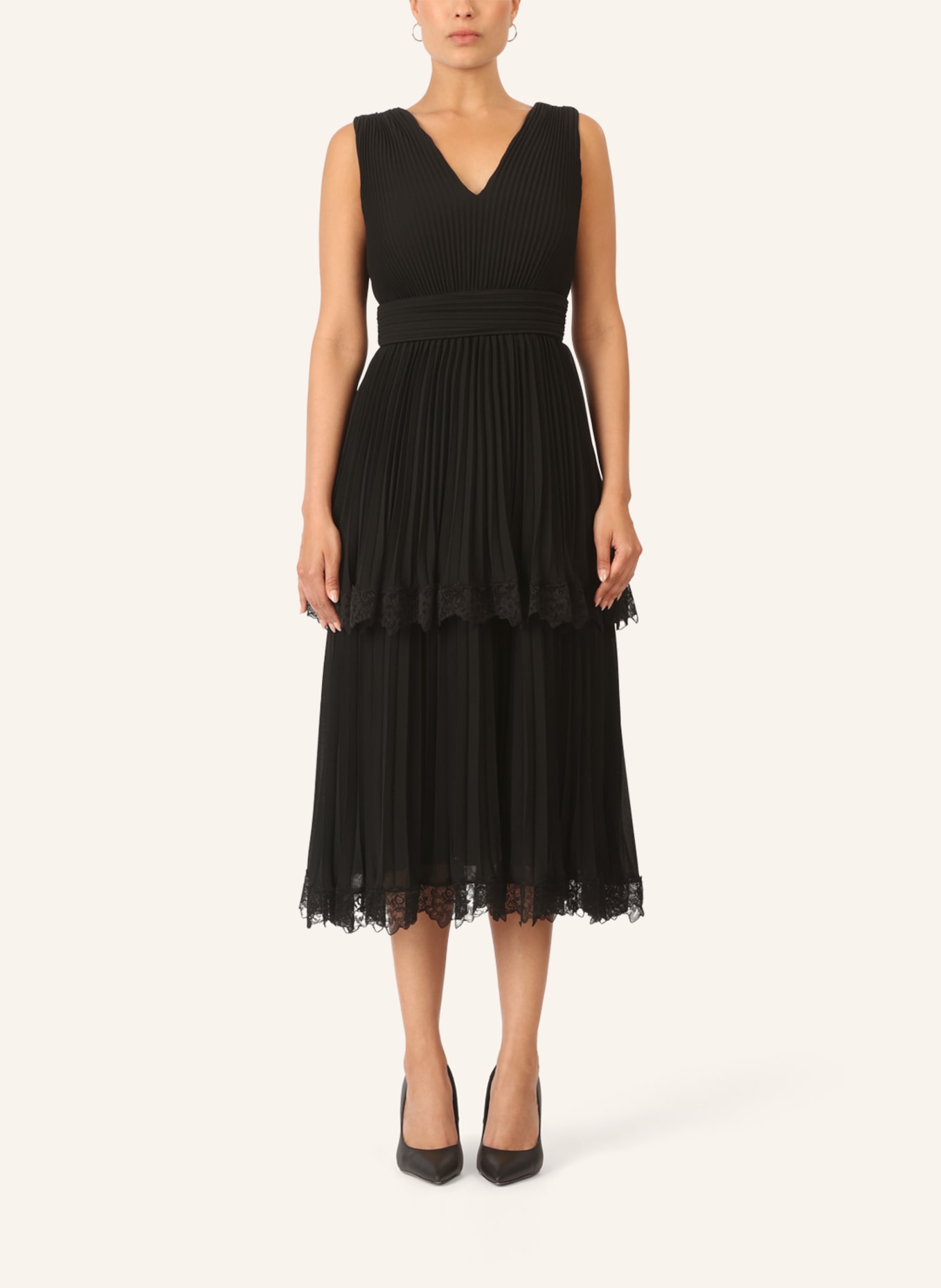 APART Plisseekleid: SCHWARZ