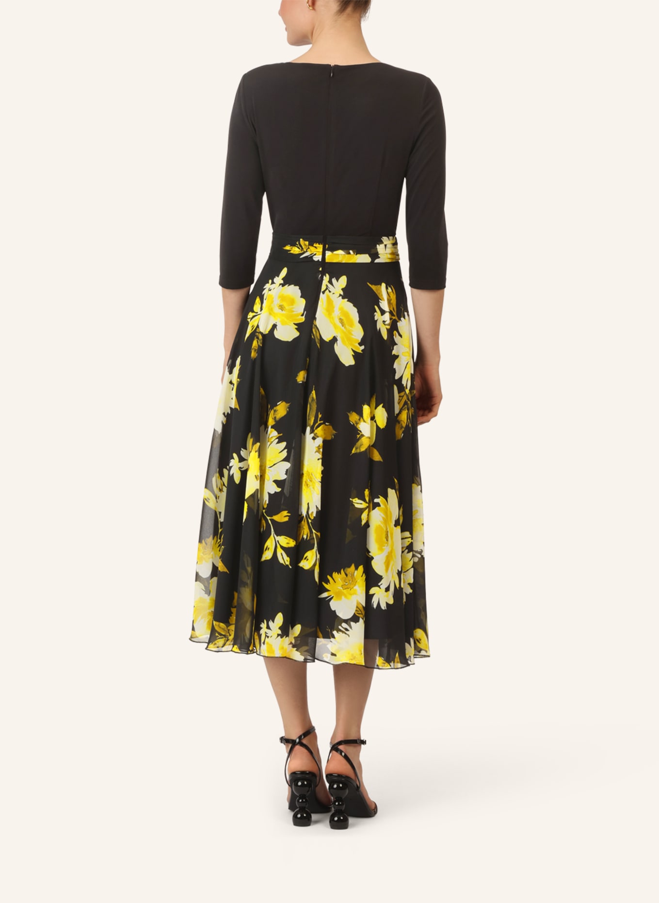 APART Chiffonkleid: SCHWARZ/ SILBER