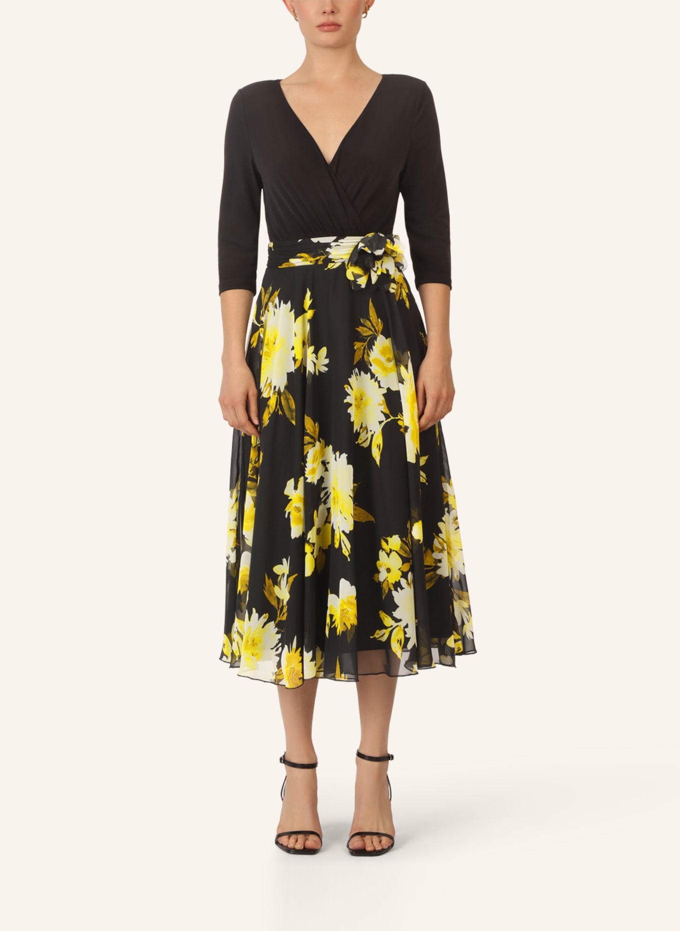 APART Chiffonkleid: SCHWARZ/ SILBER