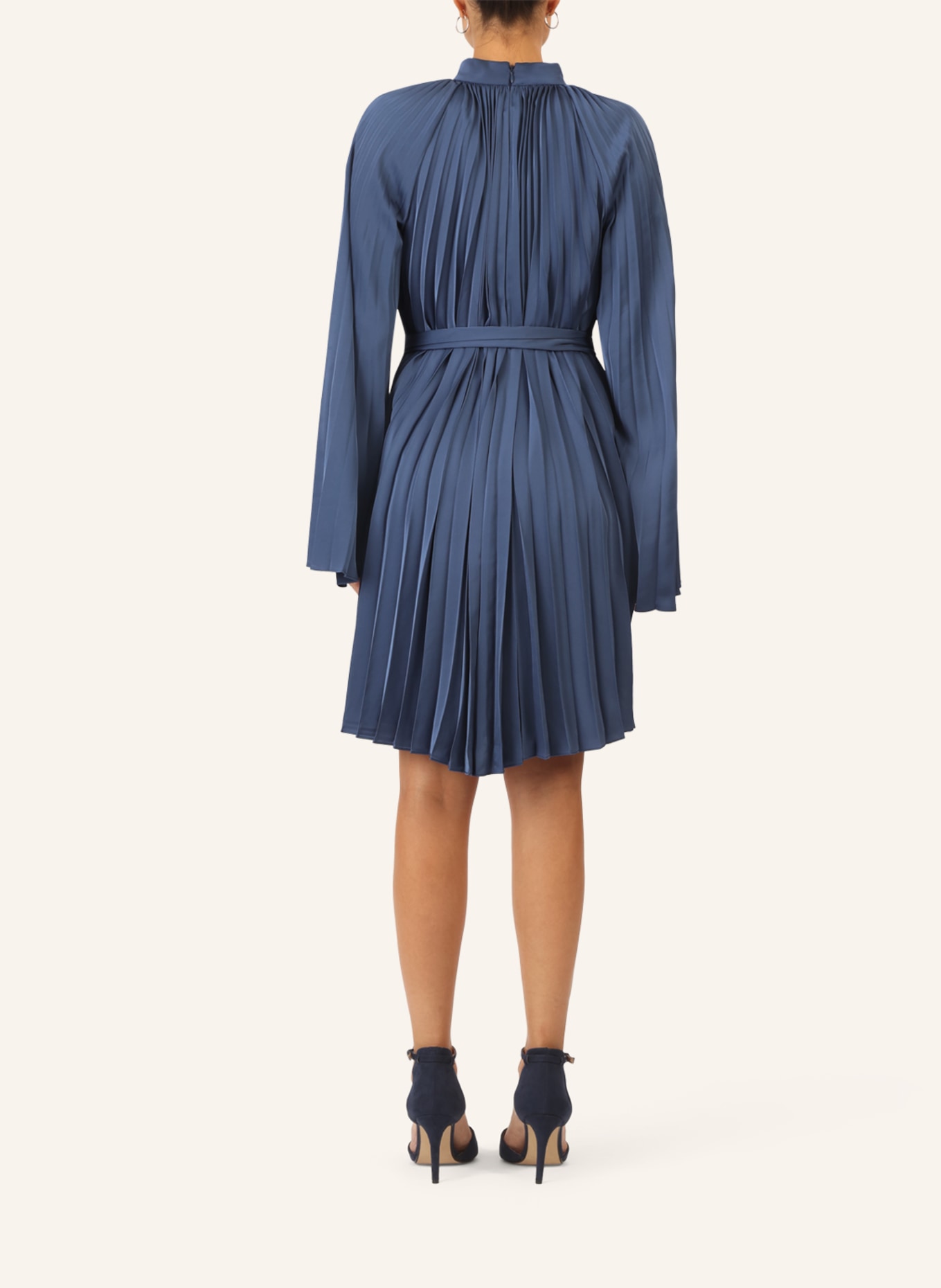 APART Satinkleid: BLAU