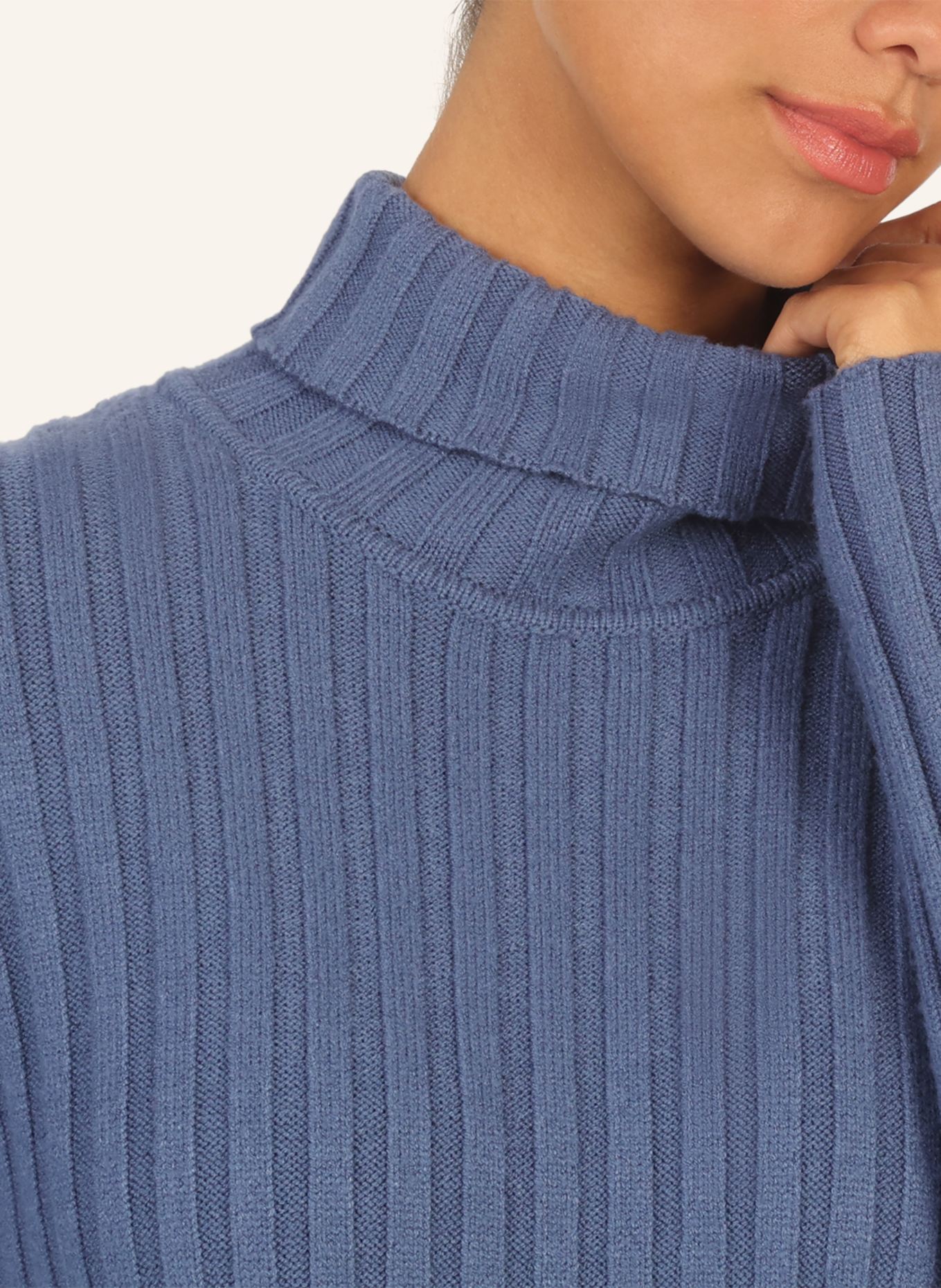 APART Midistrickkleid: BLAU