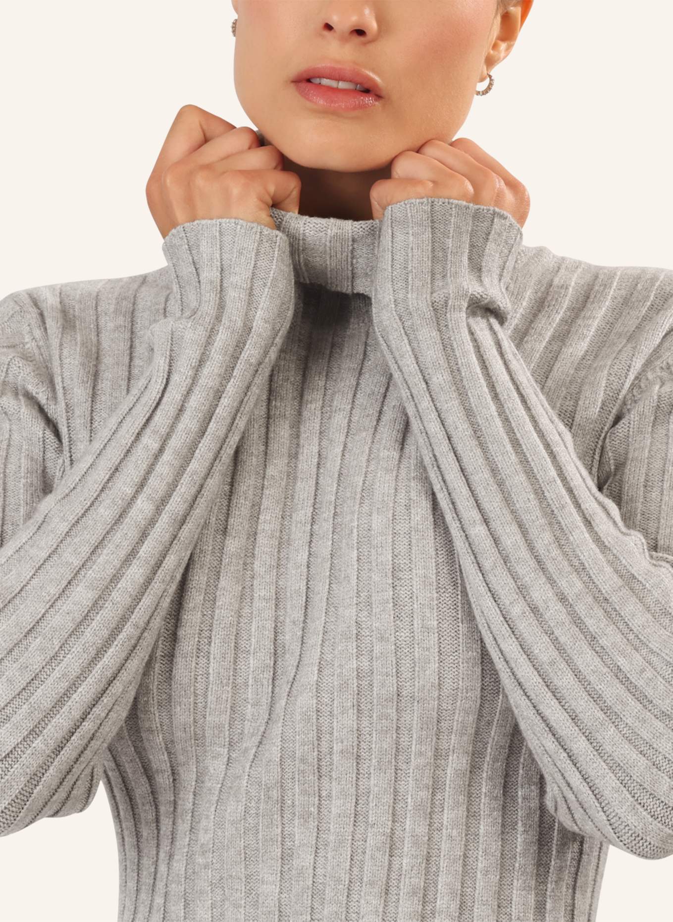 APART Midistrickkleid: GRAU/ WEISS