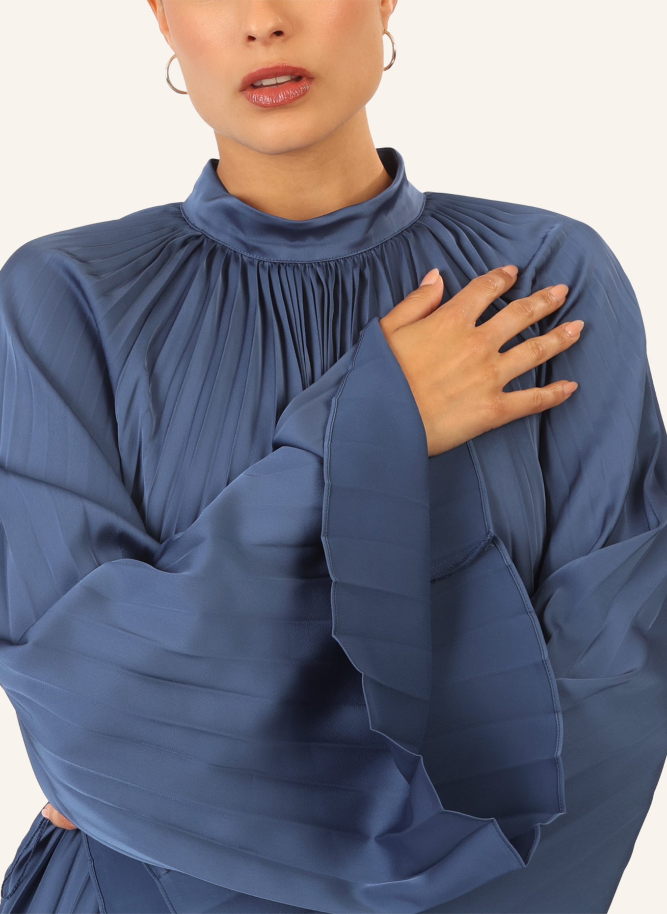 APART Satinkleid: BLAU