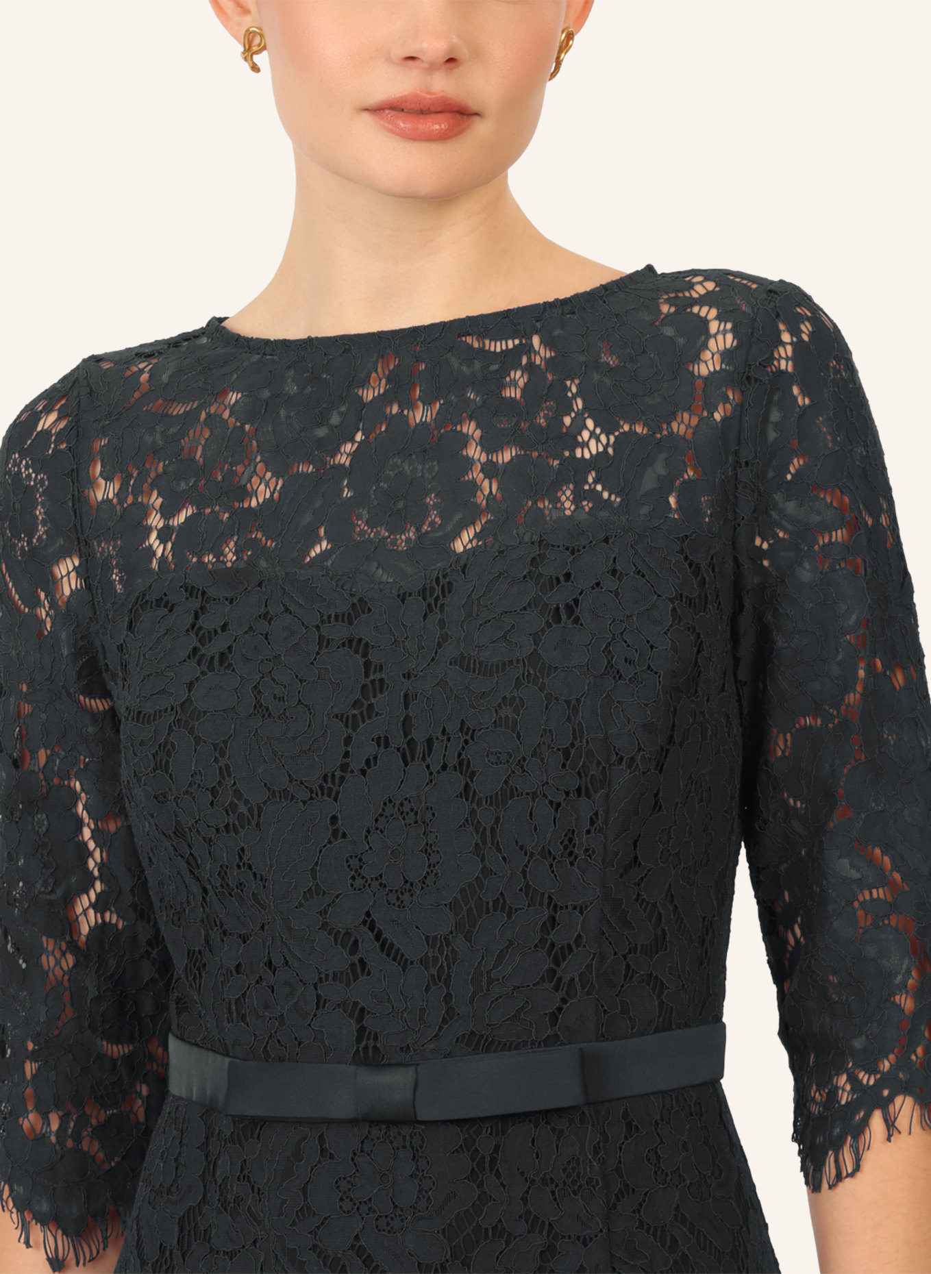 APART Spitzenkleid: SCHWARZ