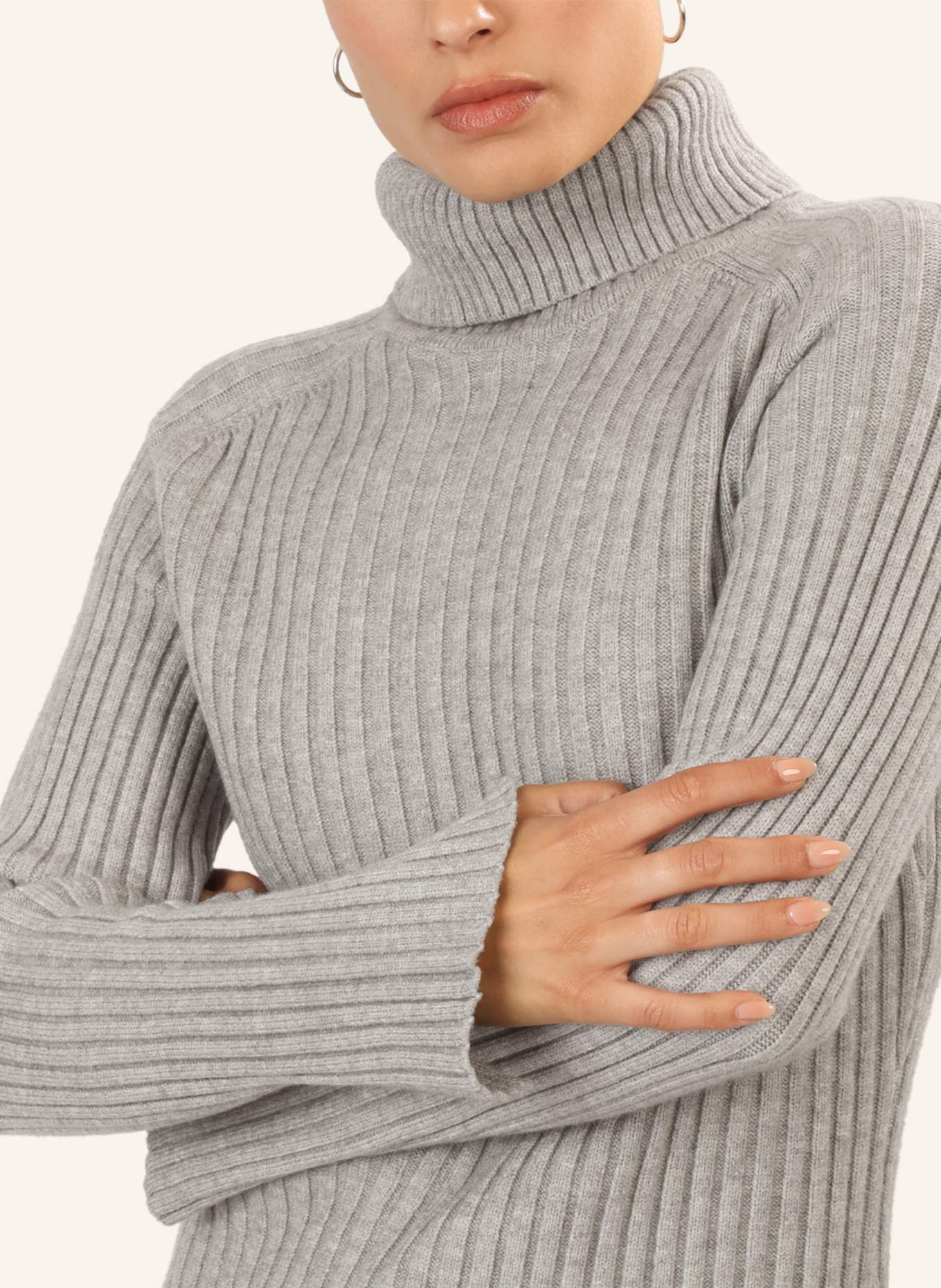 APART Rippenstrickkleid: GRAU