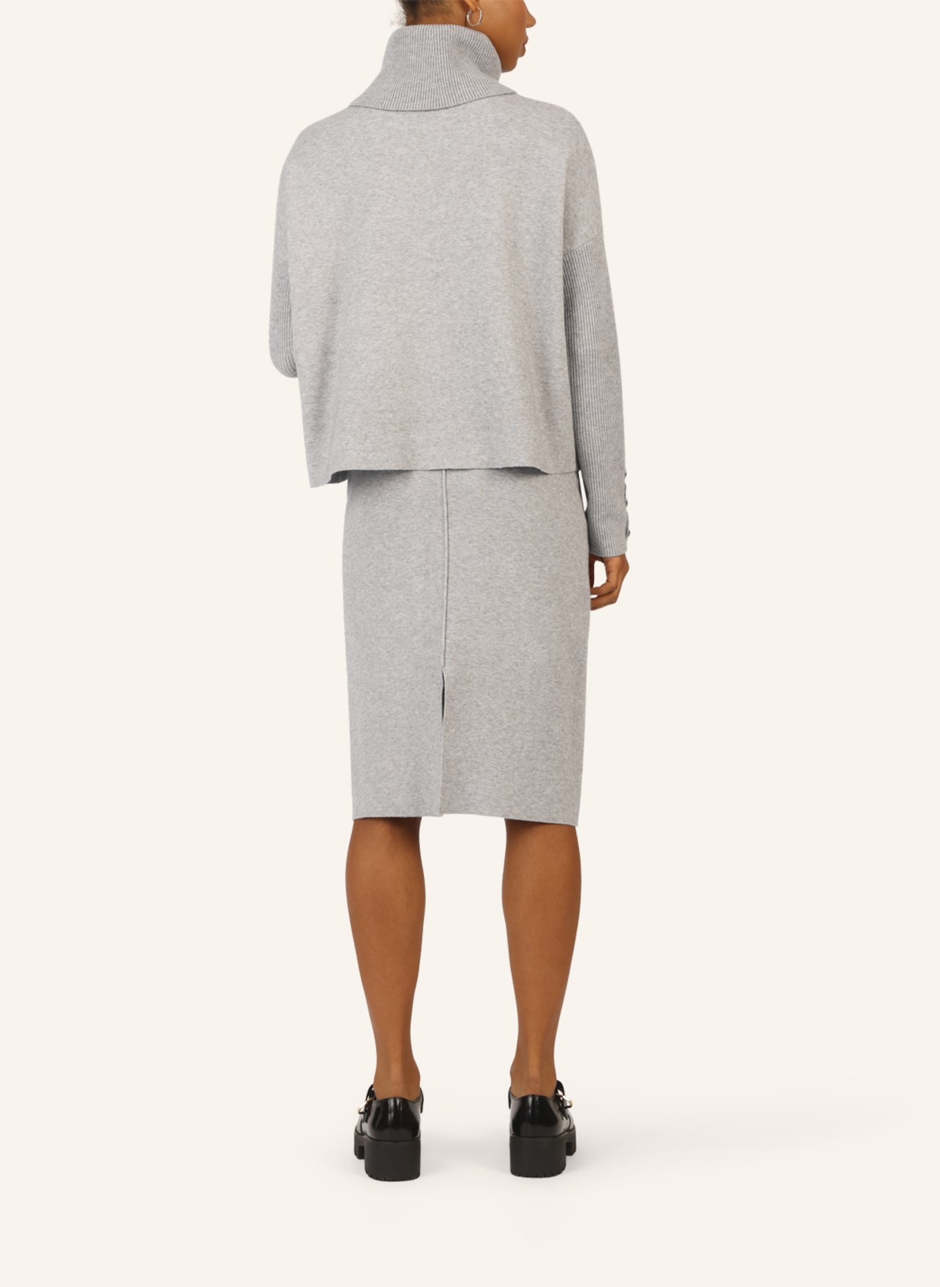 APART Oversized Pullover: GRAU