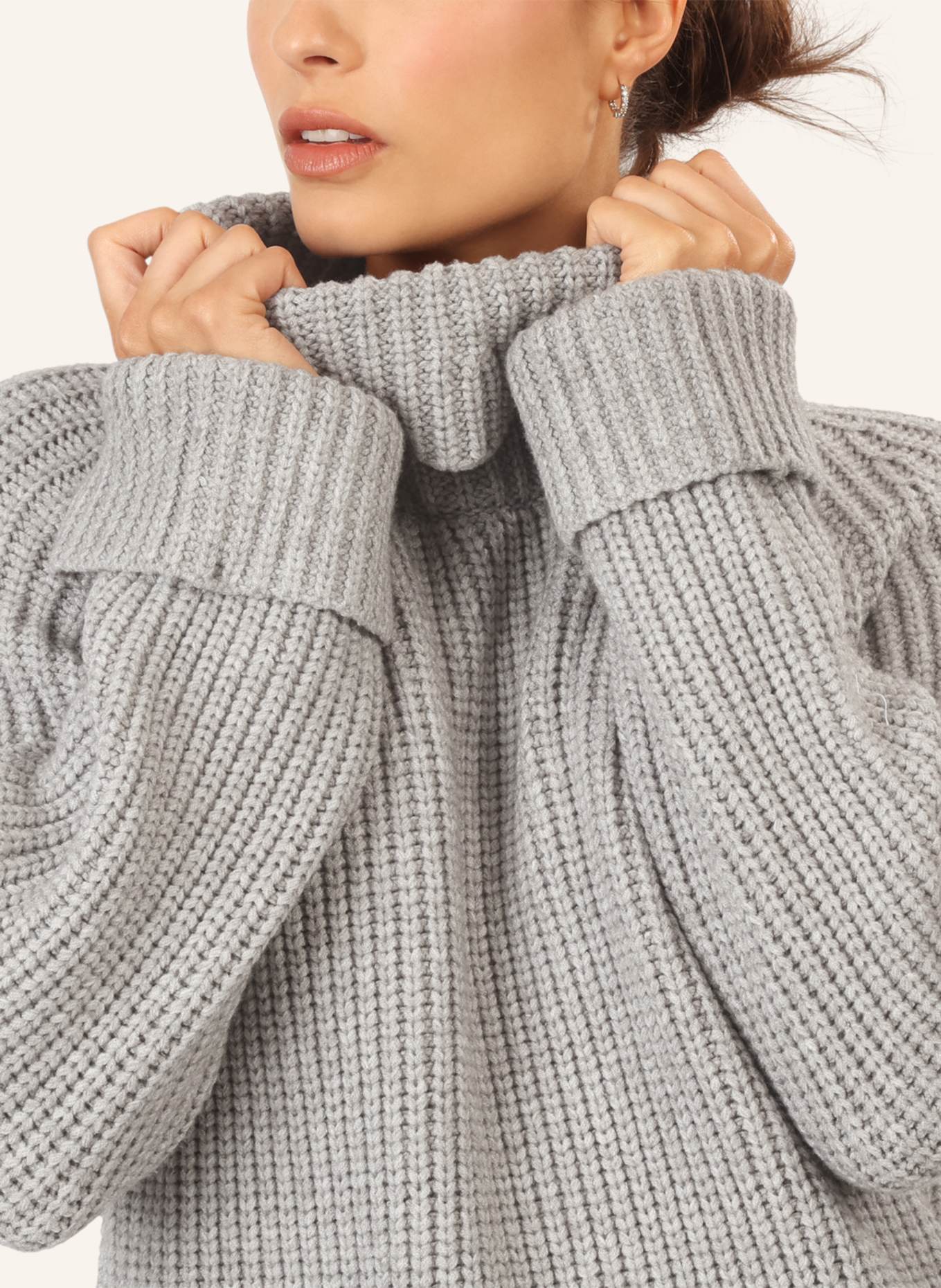 APART Oversized Pullover: GRAU