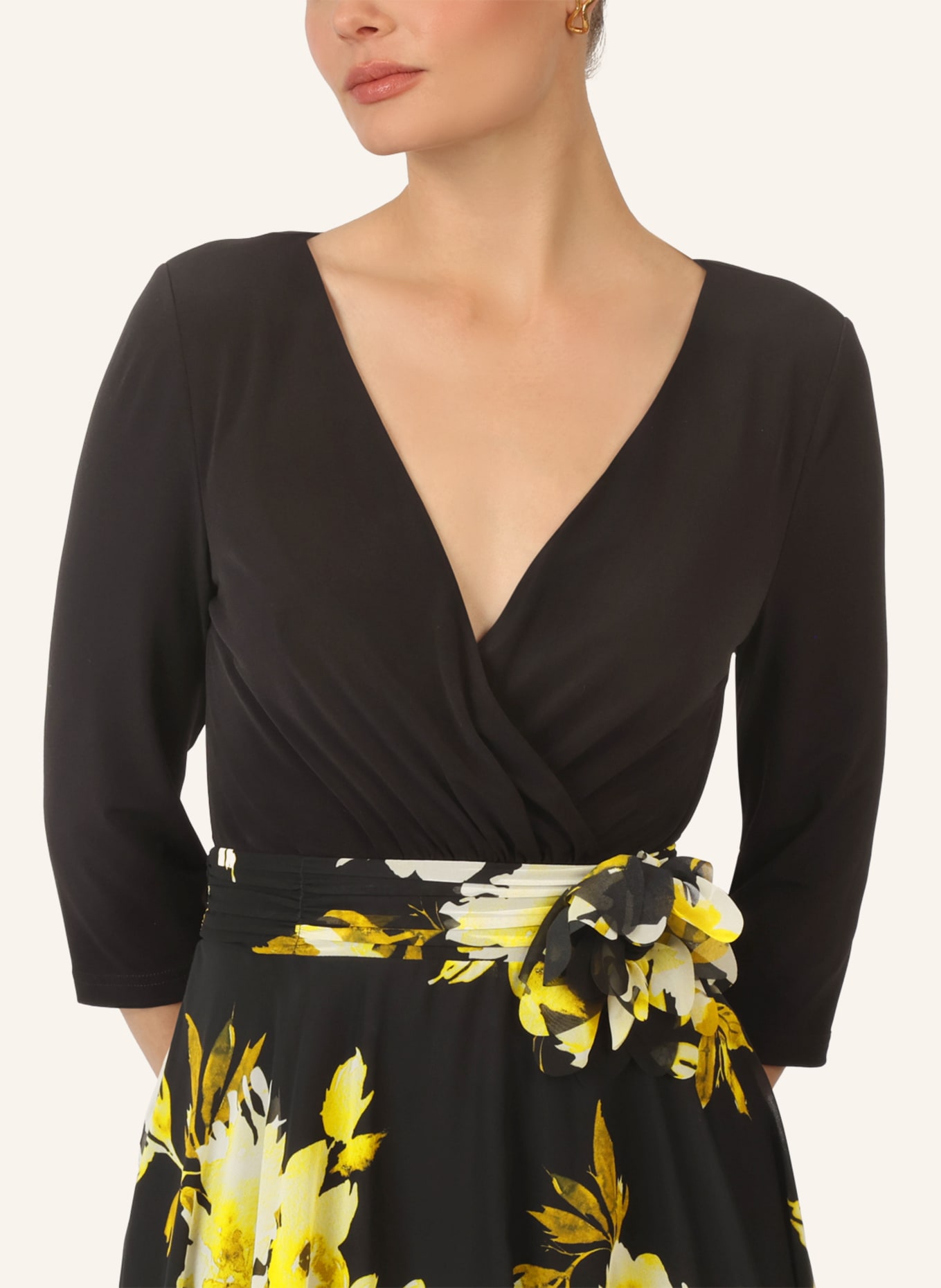 APART Chiffonkleid: SCHWARZ/ SILBER