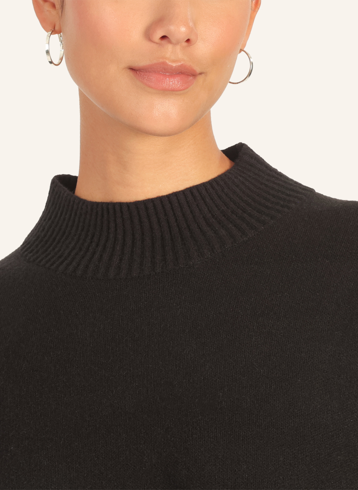 APART Oversized Pullover: SCHWARZ