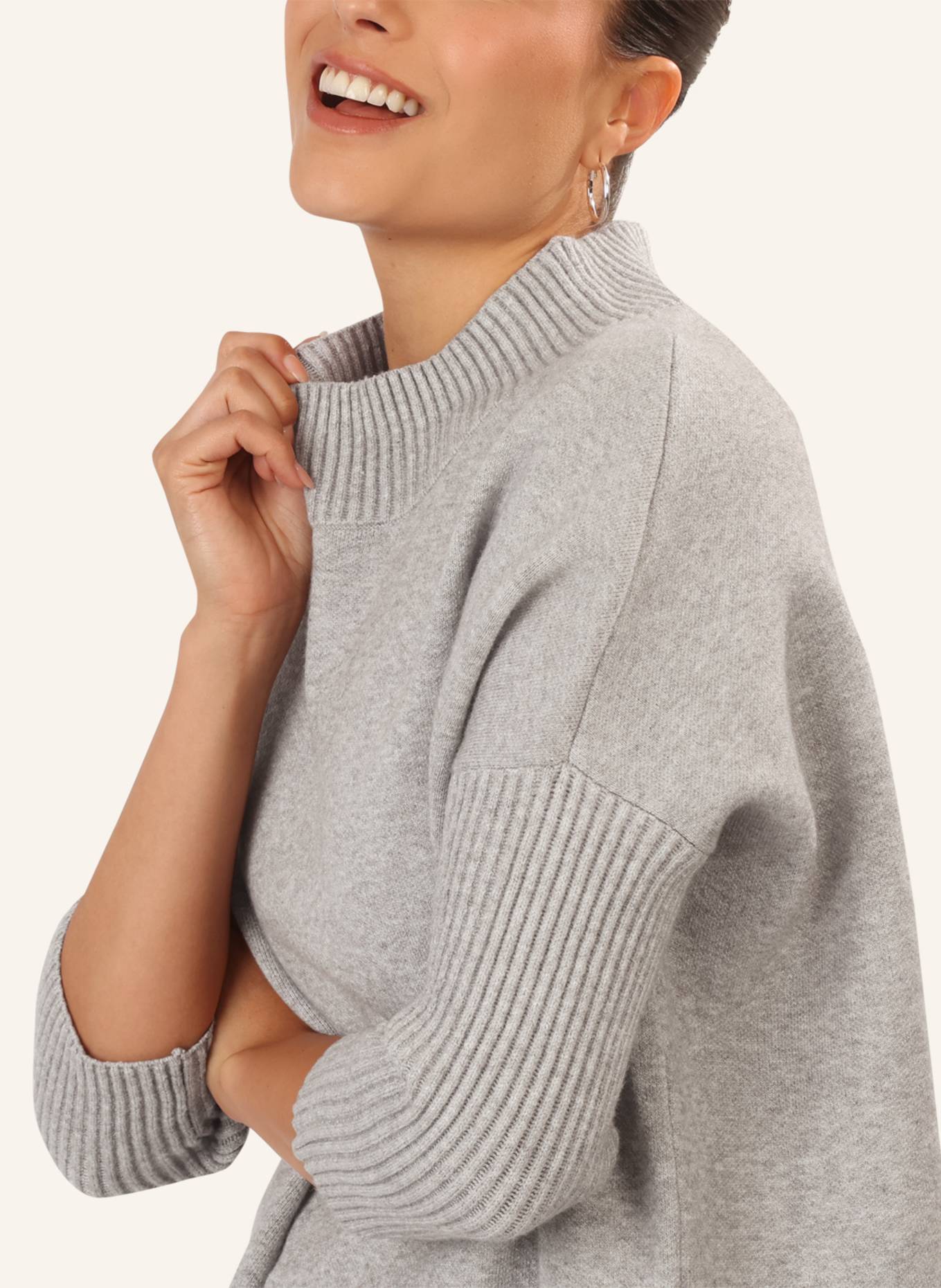 APART Oversized Pullover: GRAU