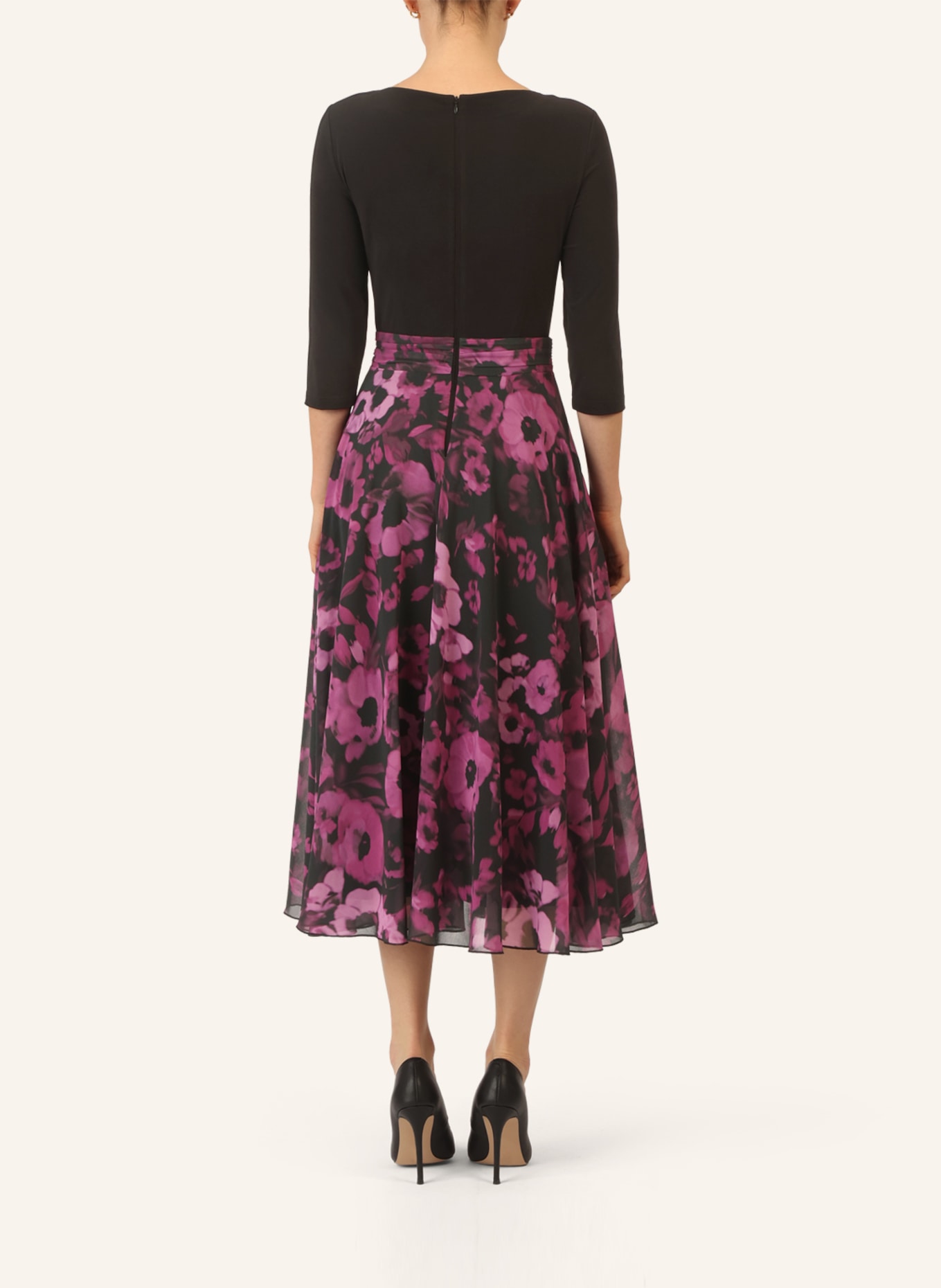 APART Chiffonkleid: SCHWARZ/ SILBER