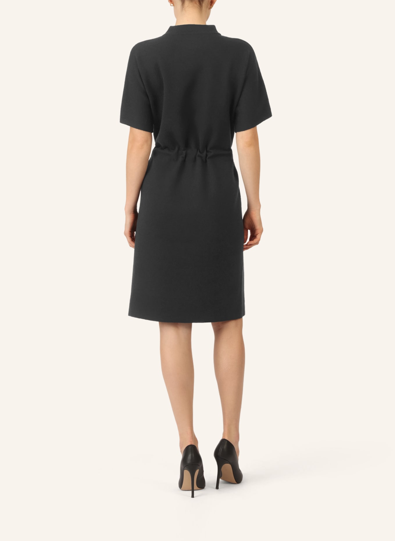 APART Strickkleid mit Gürtel: SCHWARZ