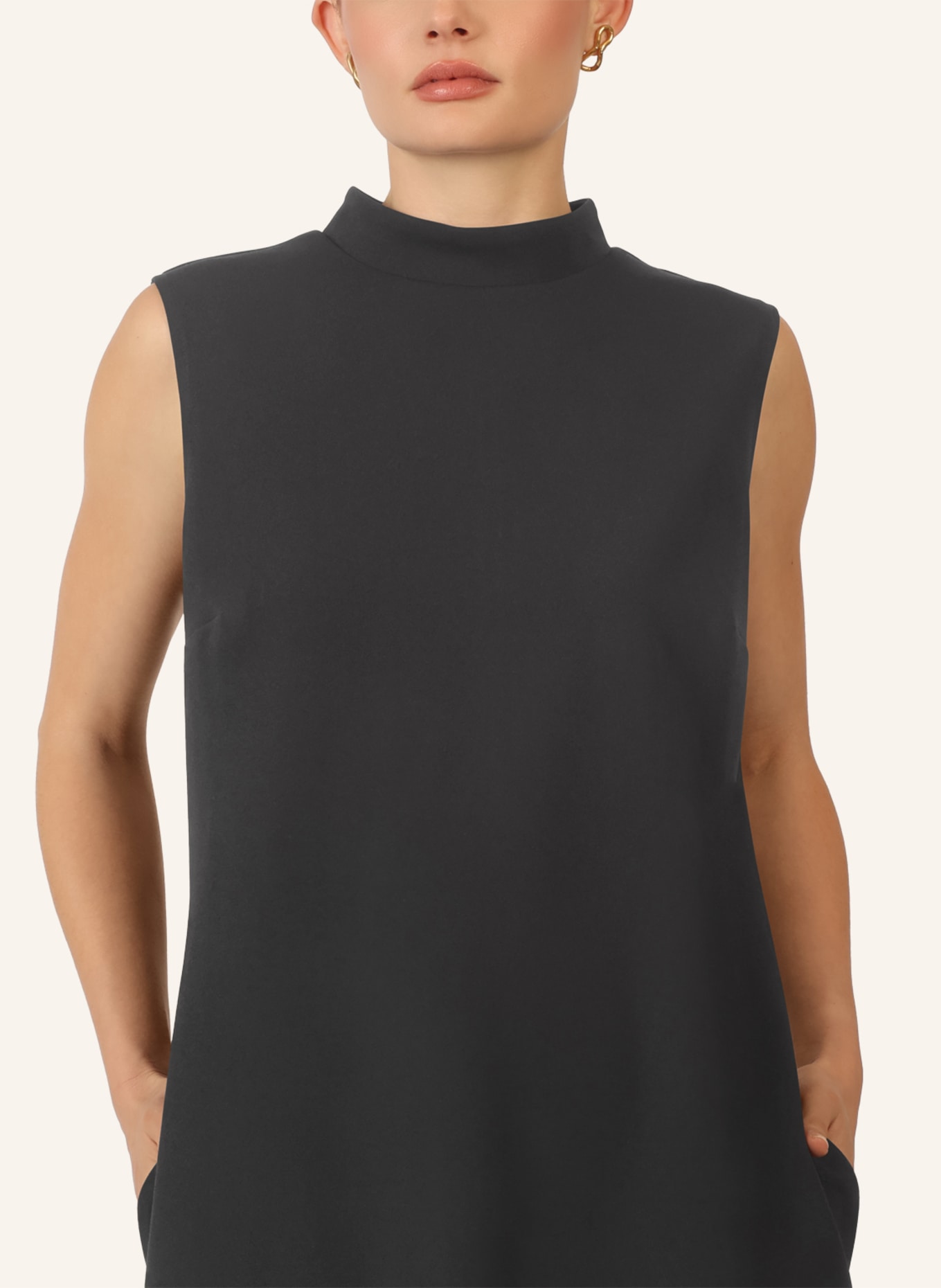 APART Oversized Kleid: SCHWARZ