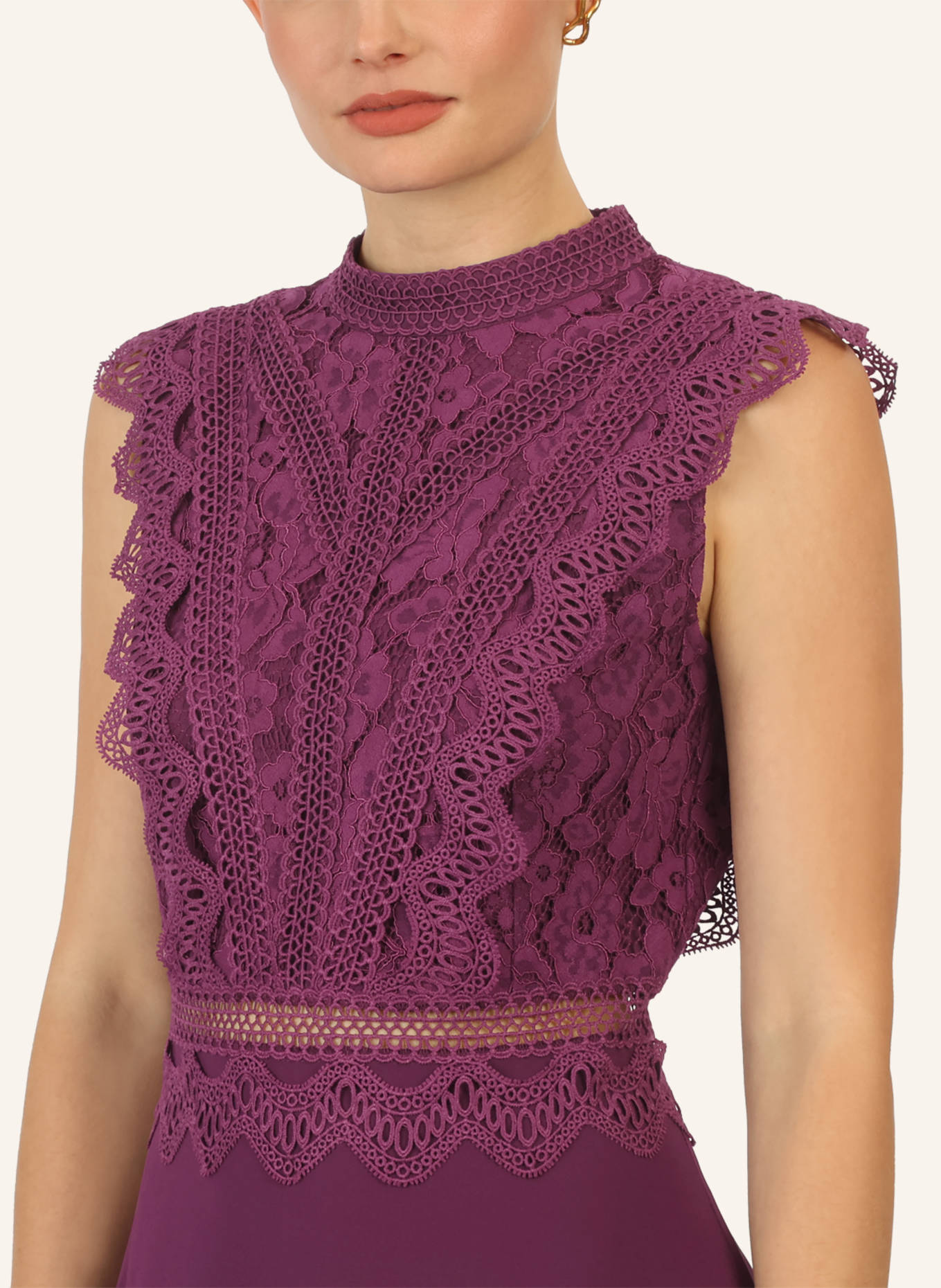 APART Abendkleid mit Lochspitze: DUNKELLILA