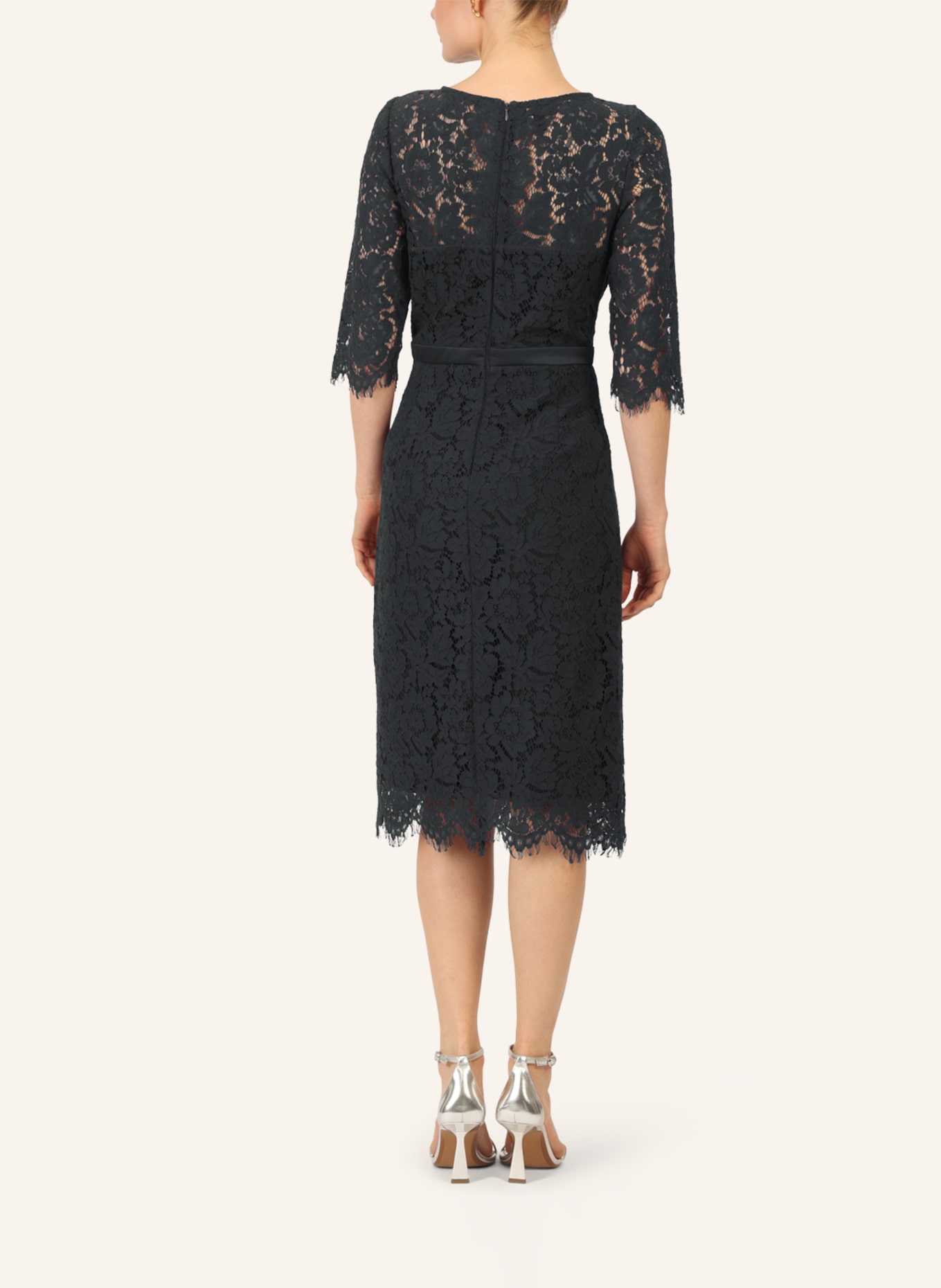 APART Spitzenkleid: SCHWARZ