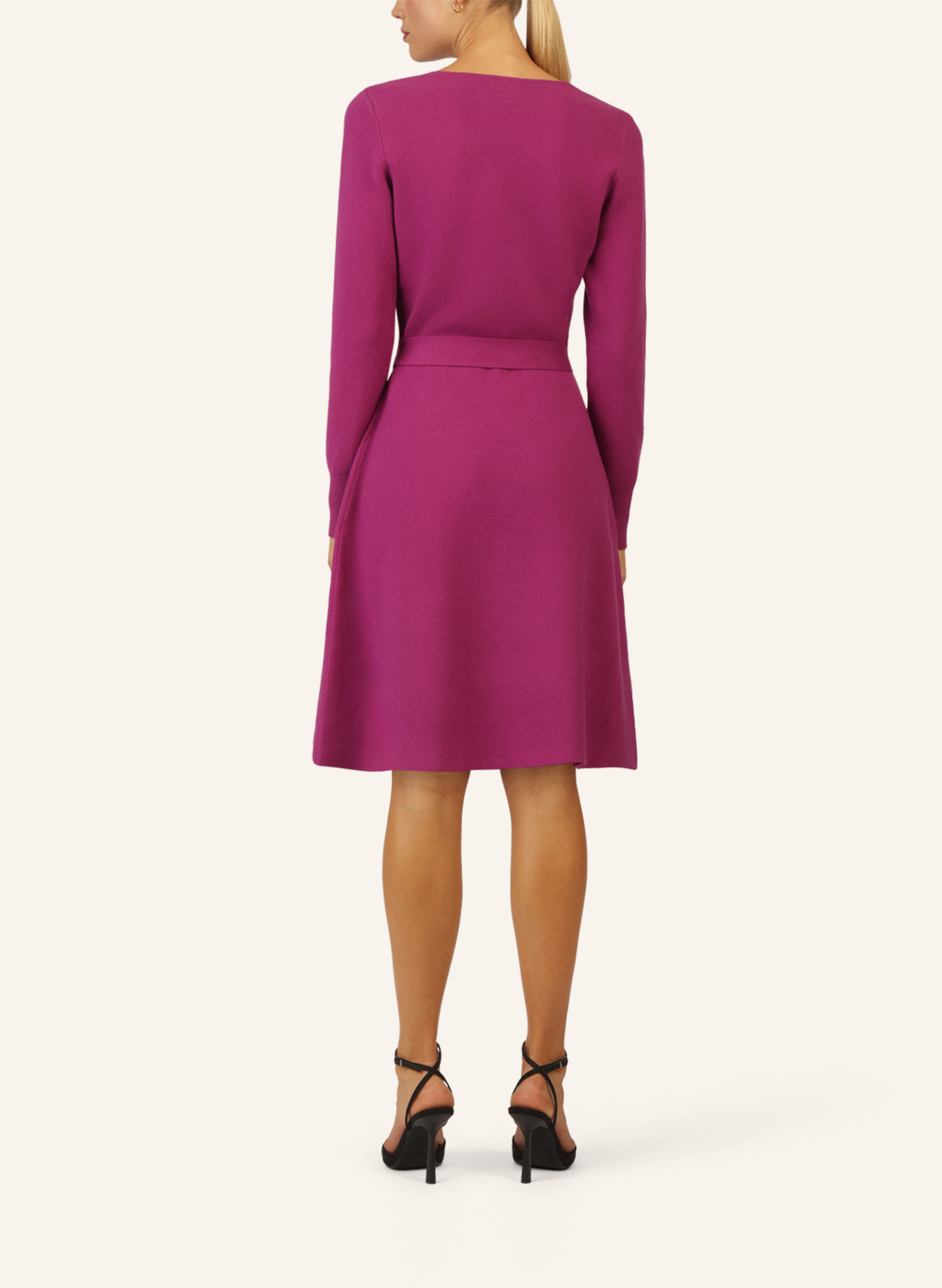 APART Strickkleid: LILA