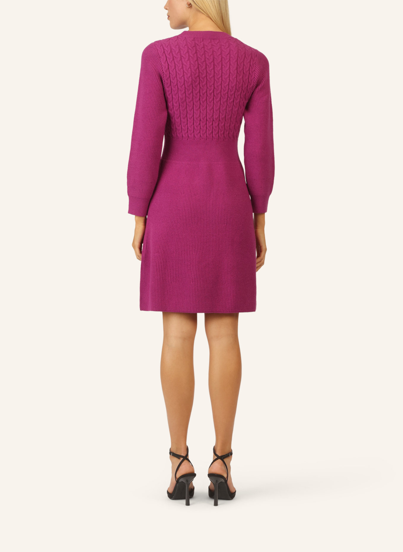 APART Strickkleid: LILA