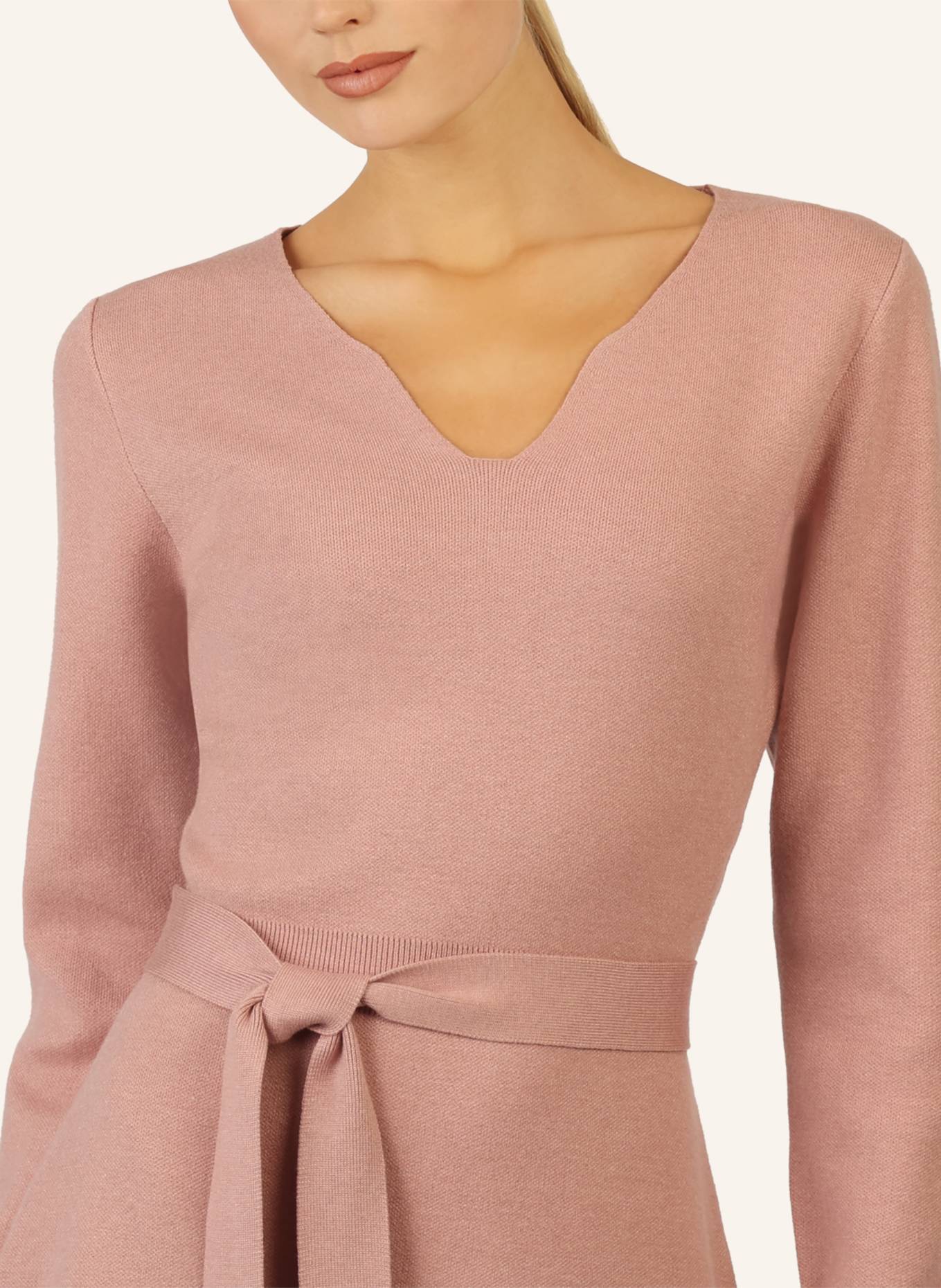 APART Strickkleid: HELLLILA