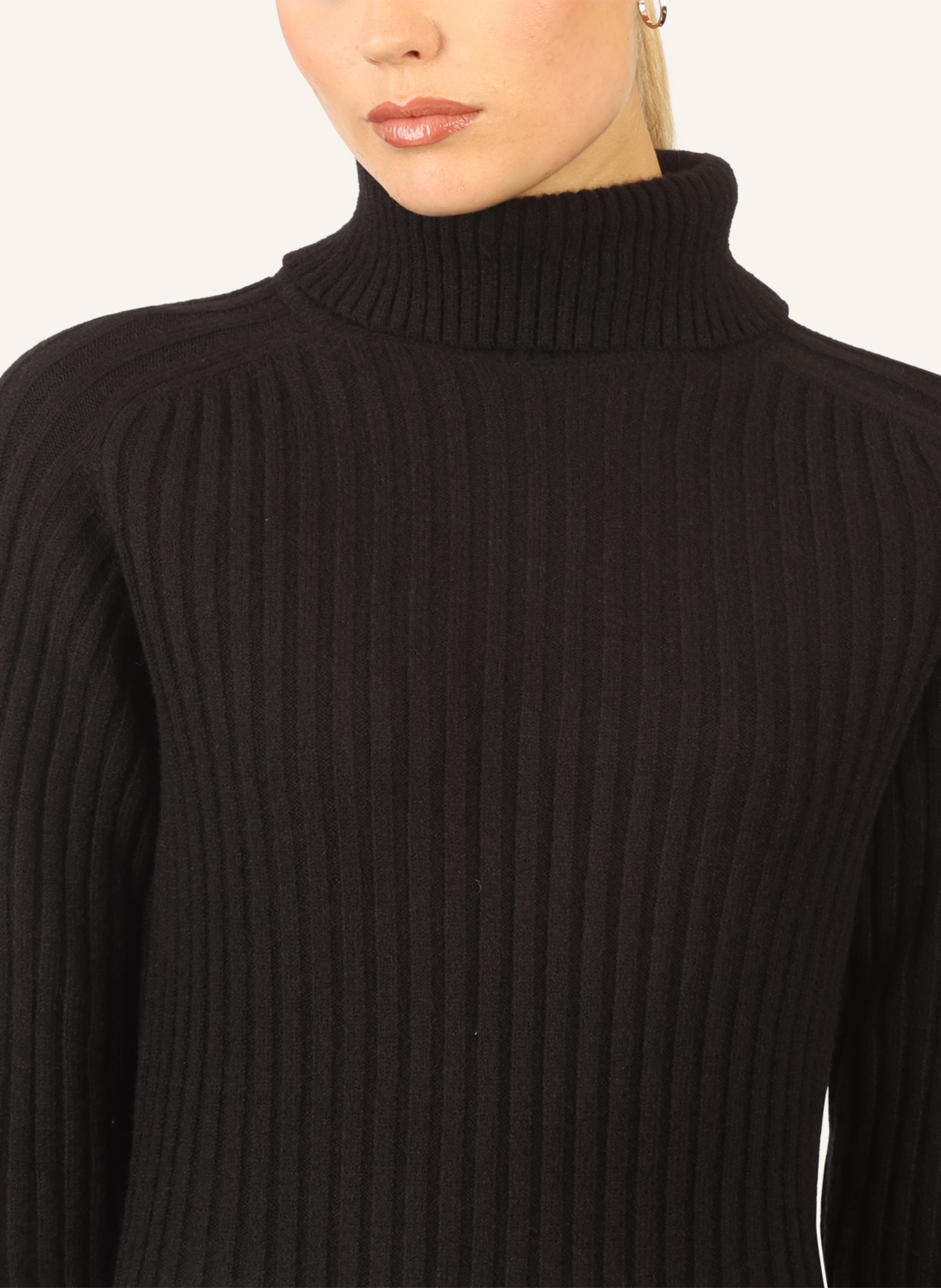 APART Rippenstrickkleid: SCHWARZ