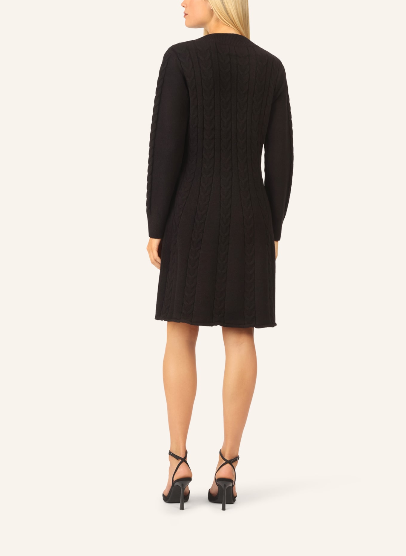 APART Strickkleid: SCHWARZ