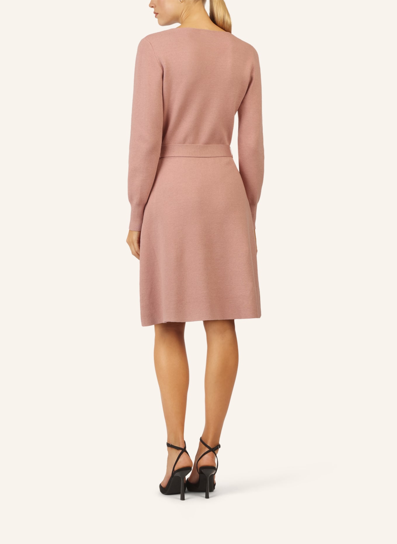 APART Strickkleid: HELLLILA