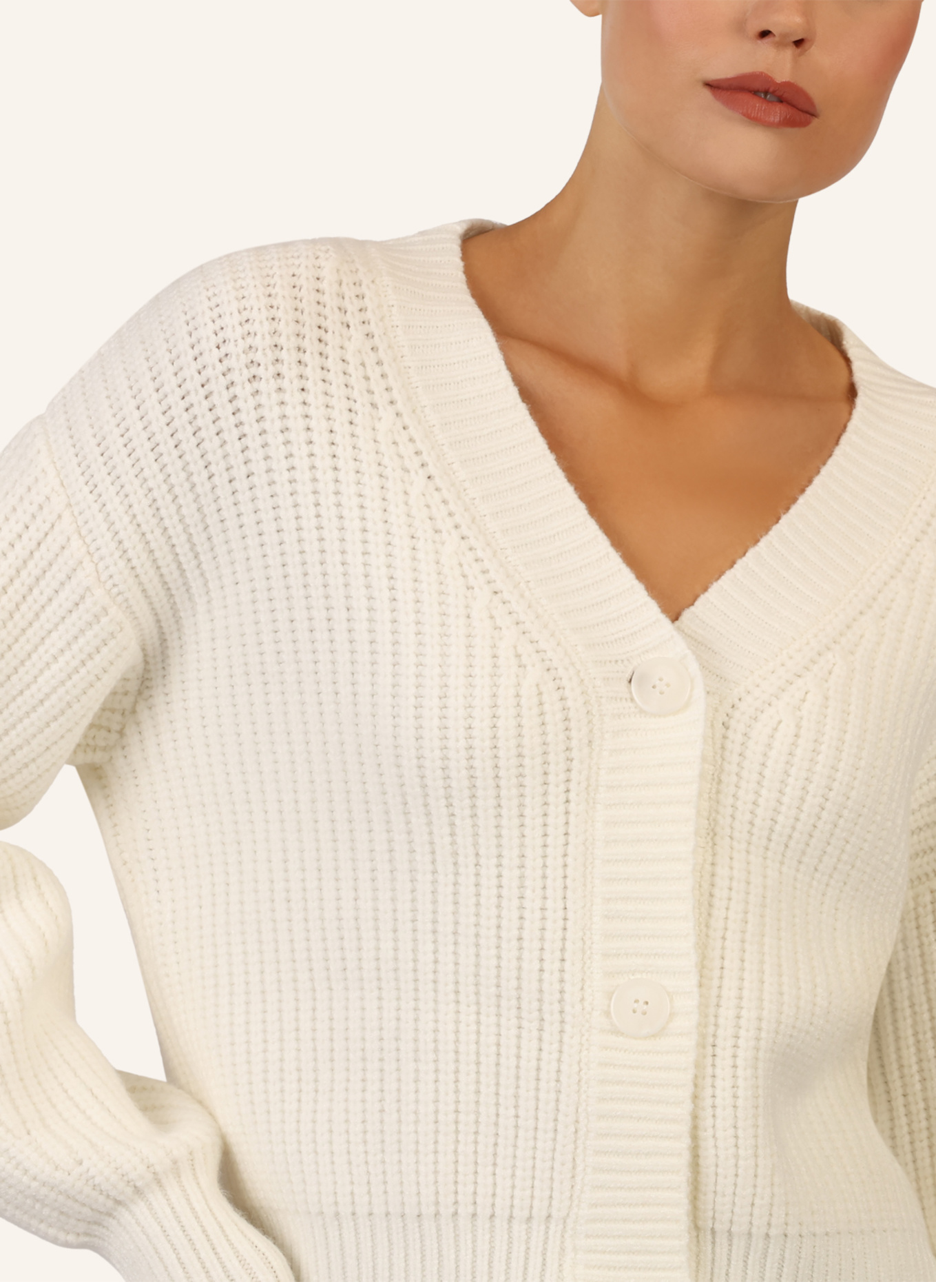 APART Oversized Strickjacke: CREME