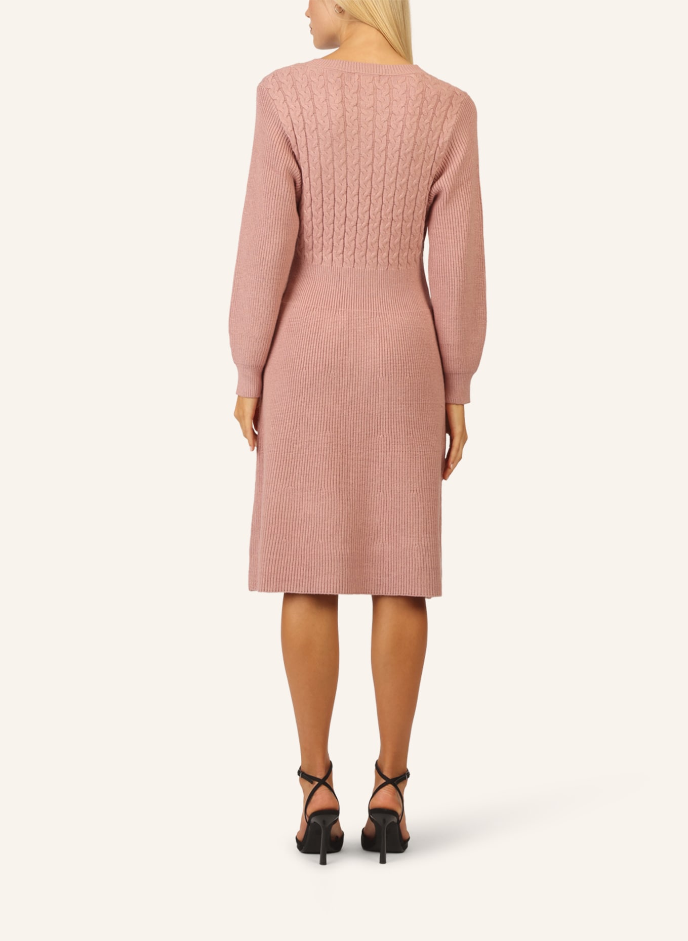 APART Strickkleid: HELLLILA