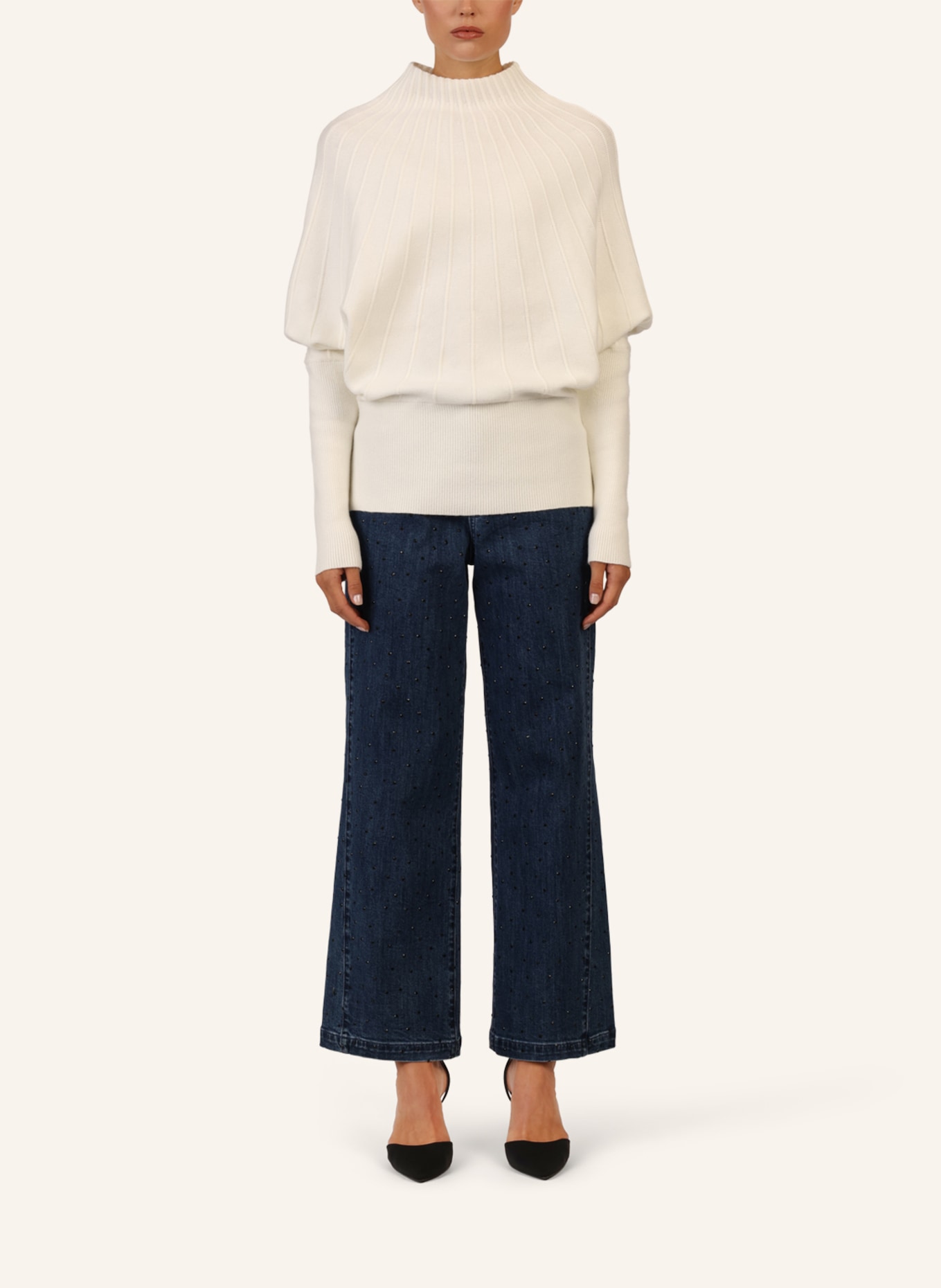 APART Pullover: CREME