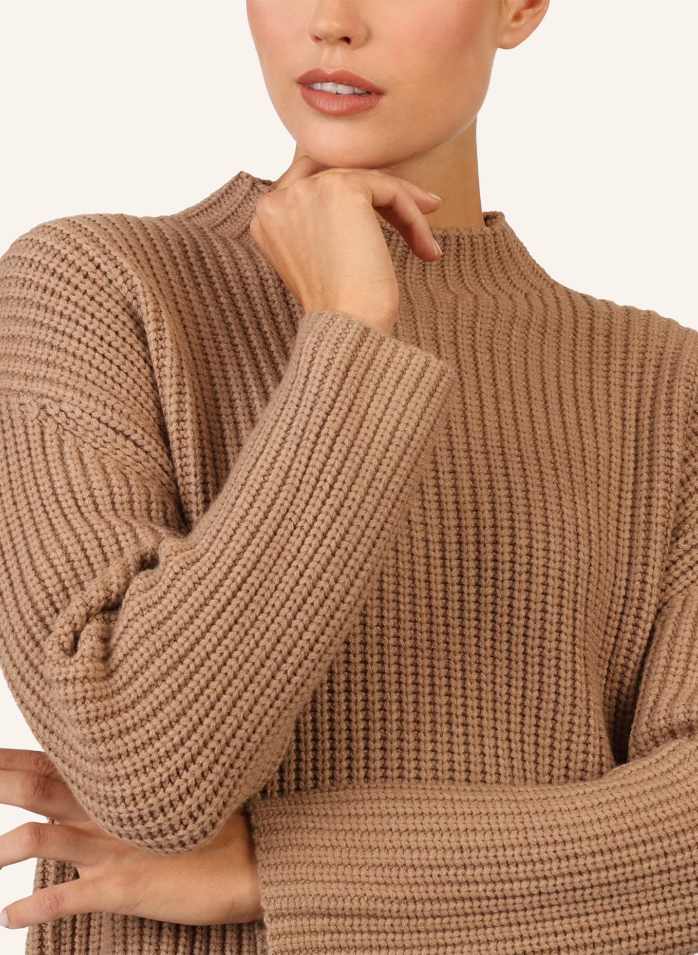 APART Oversized Pullover: CAMEL