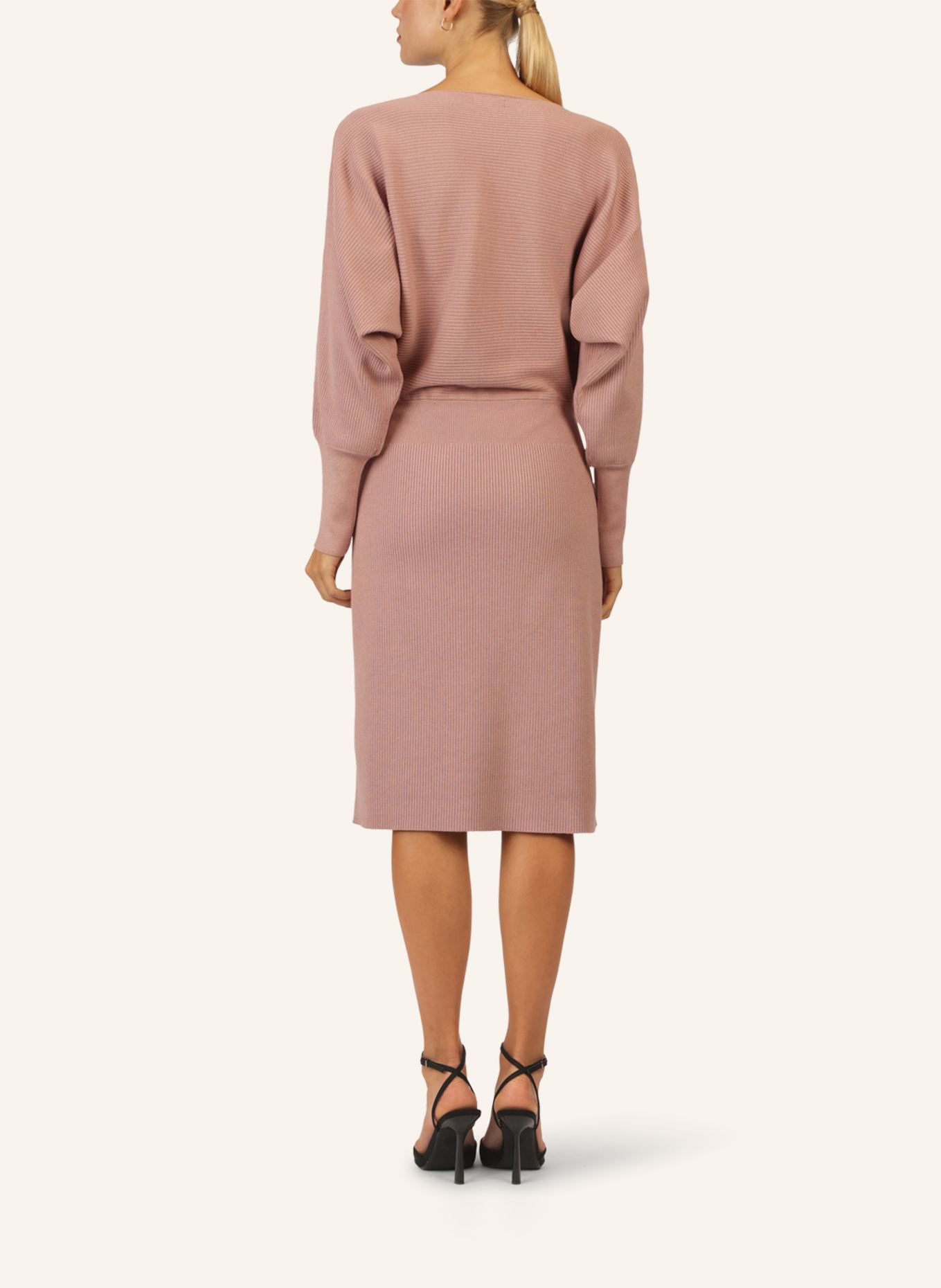 APART Strickkleid: HELLLILA