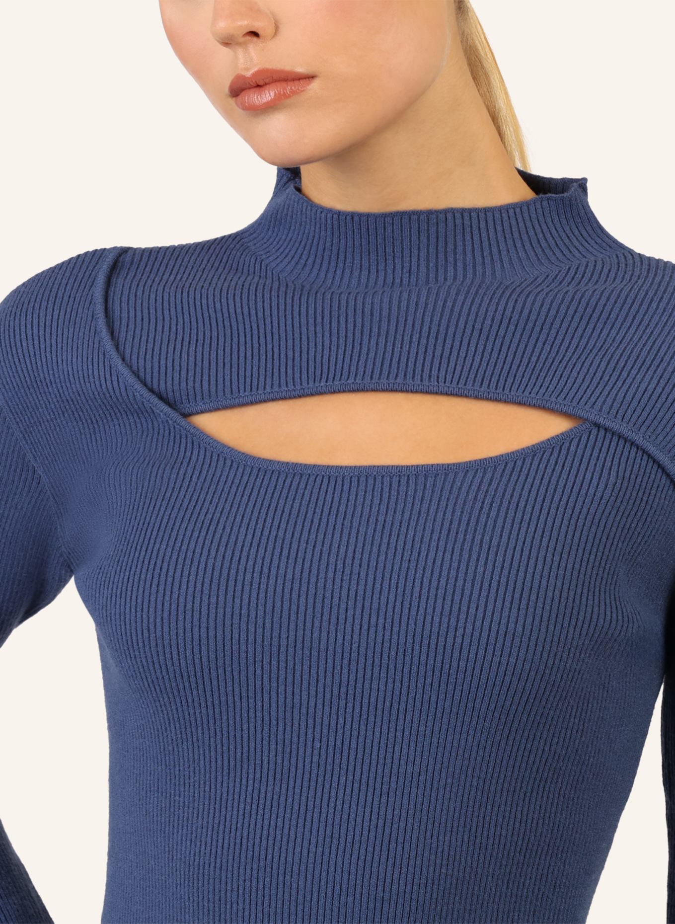 APART Pullover: BLAU