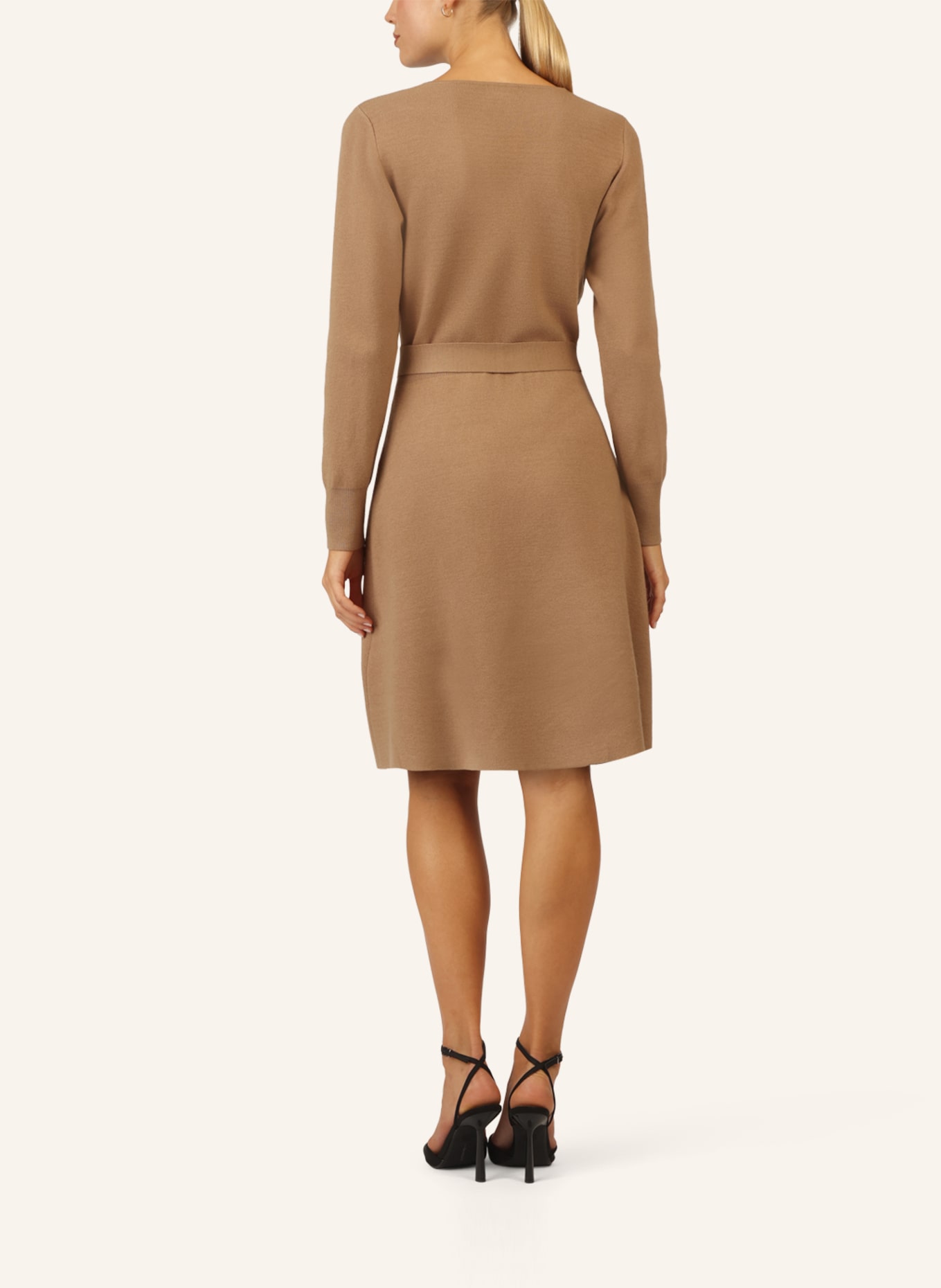 APART Strickkleid: CAMEL