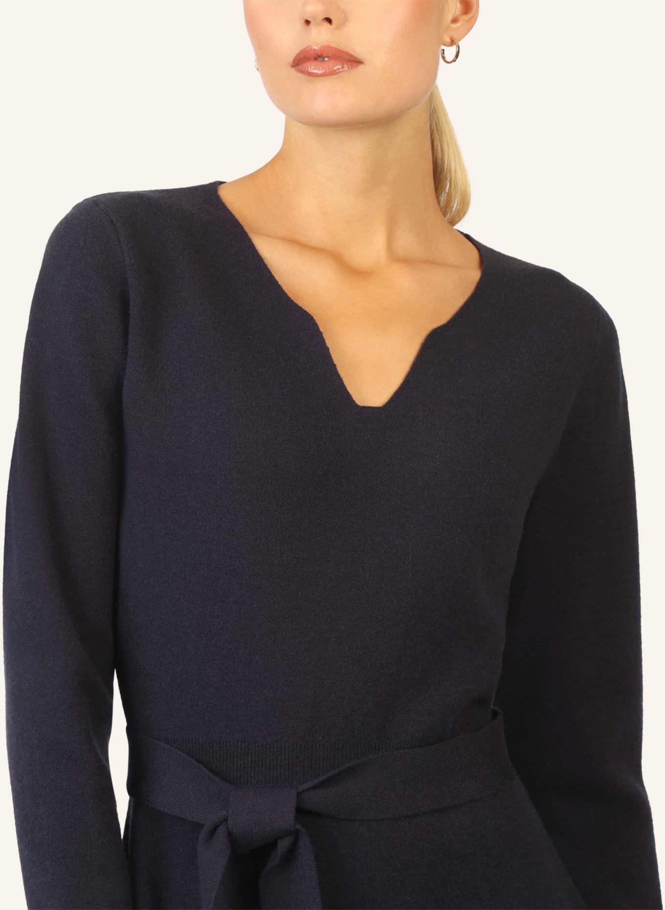 APART Strickkleid: DUNKELBLAU