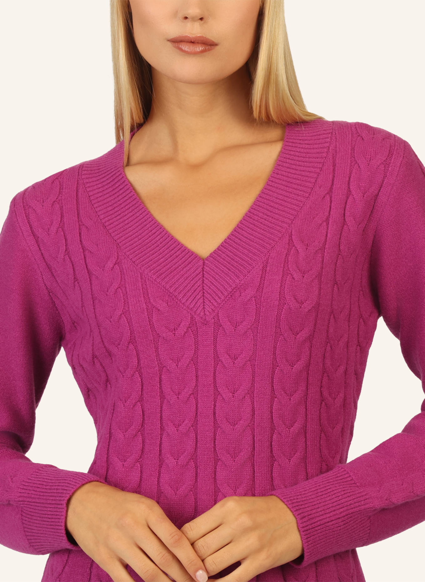 APART Strickkleid: LILA