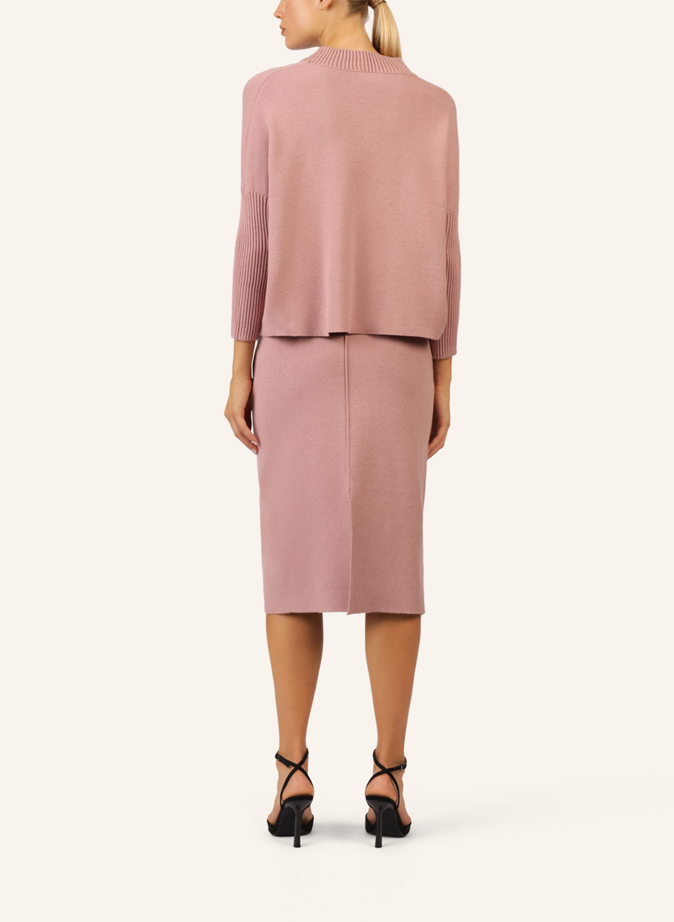 APART Oversized Pullover: HELLLILA