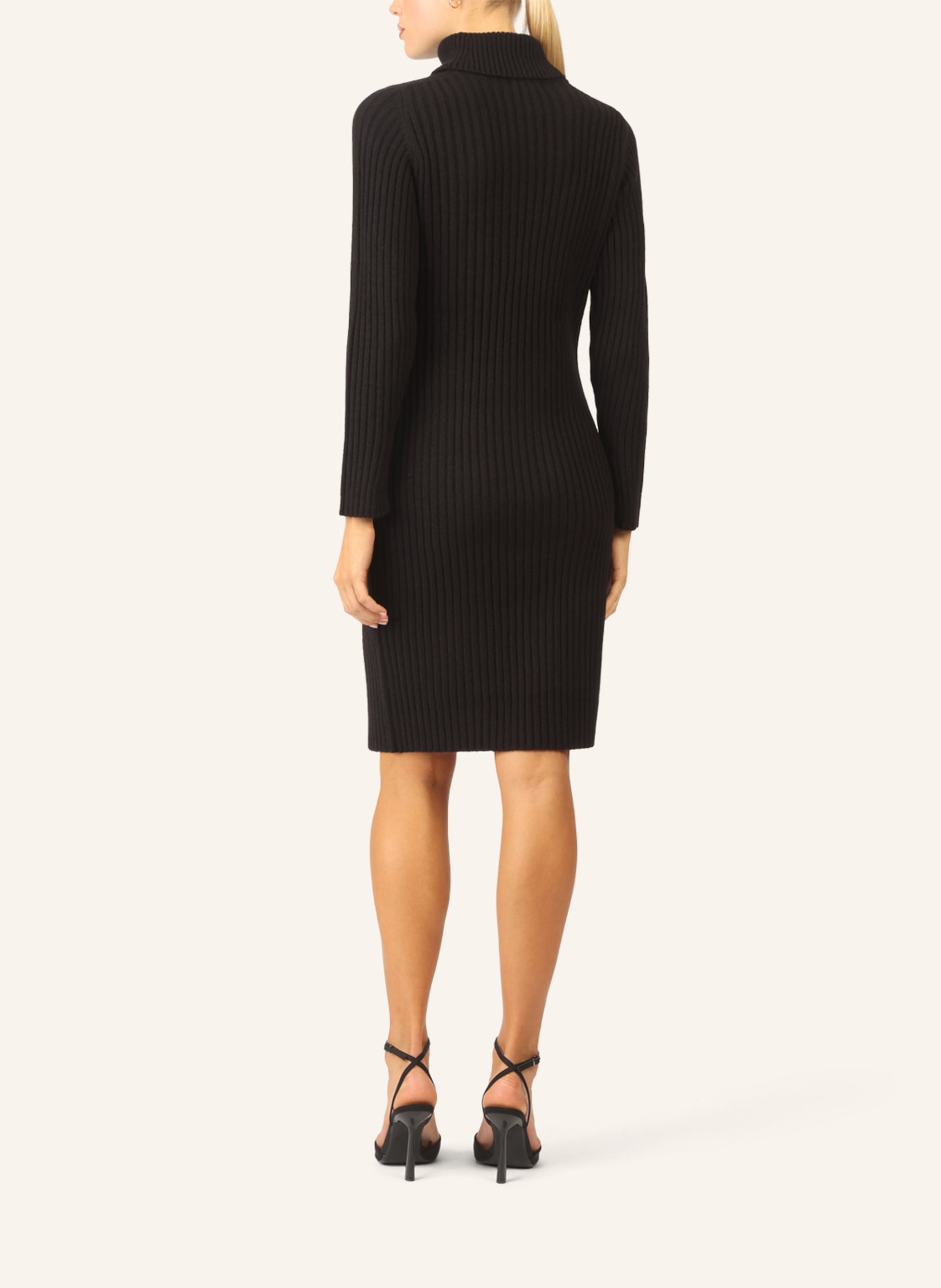 APART Rippenstrickkleid: SCHWARZ