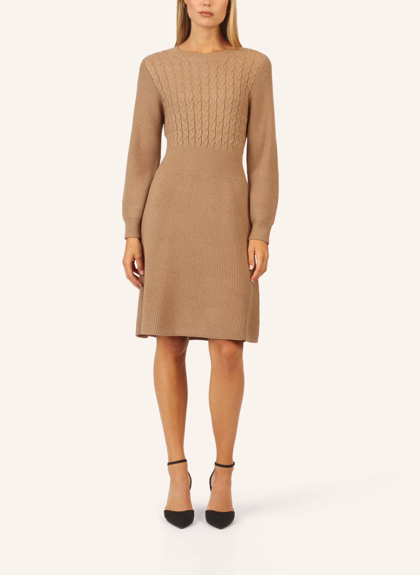 APART Strickkleid: CAMEL