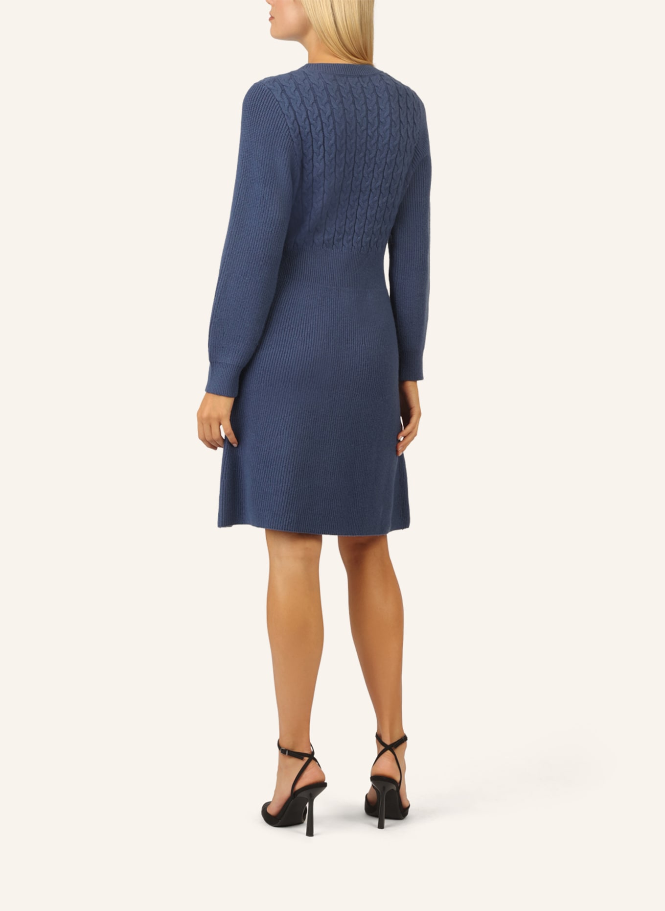 APART Strickkleid: BLAU