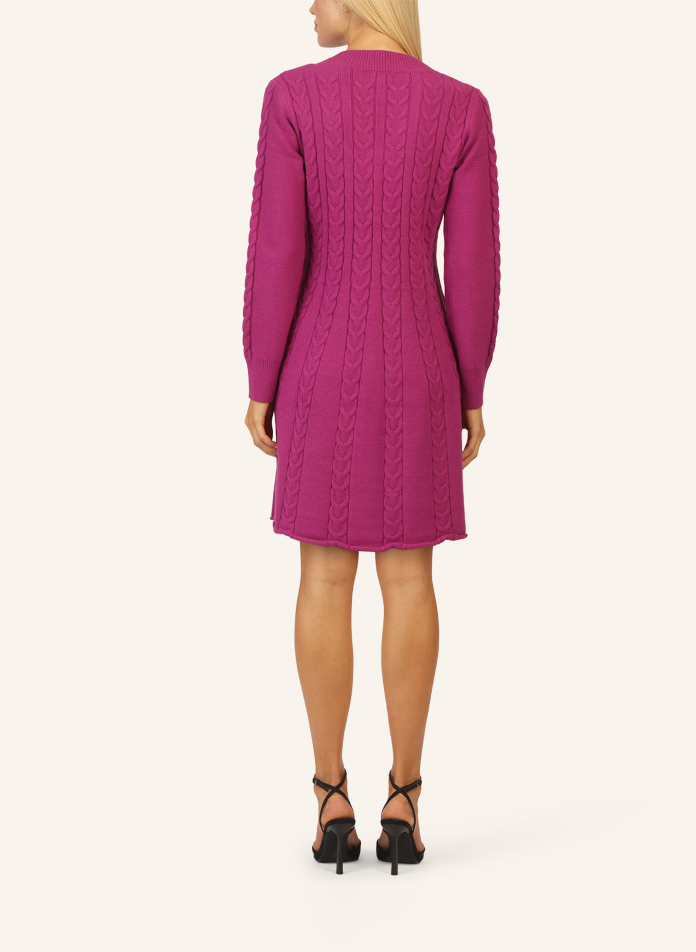 APART Strickkleid: LILA