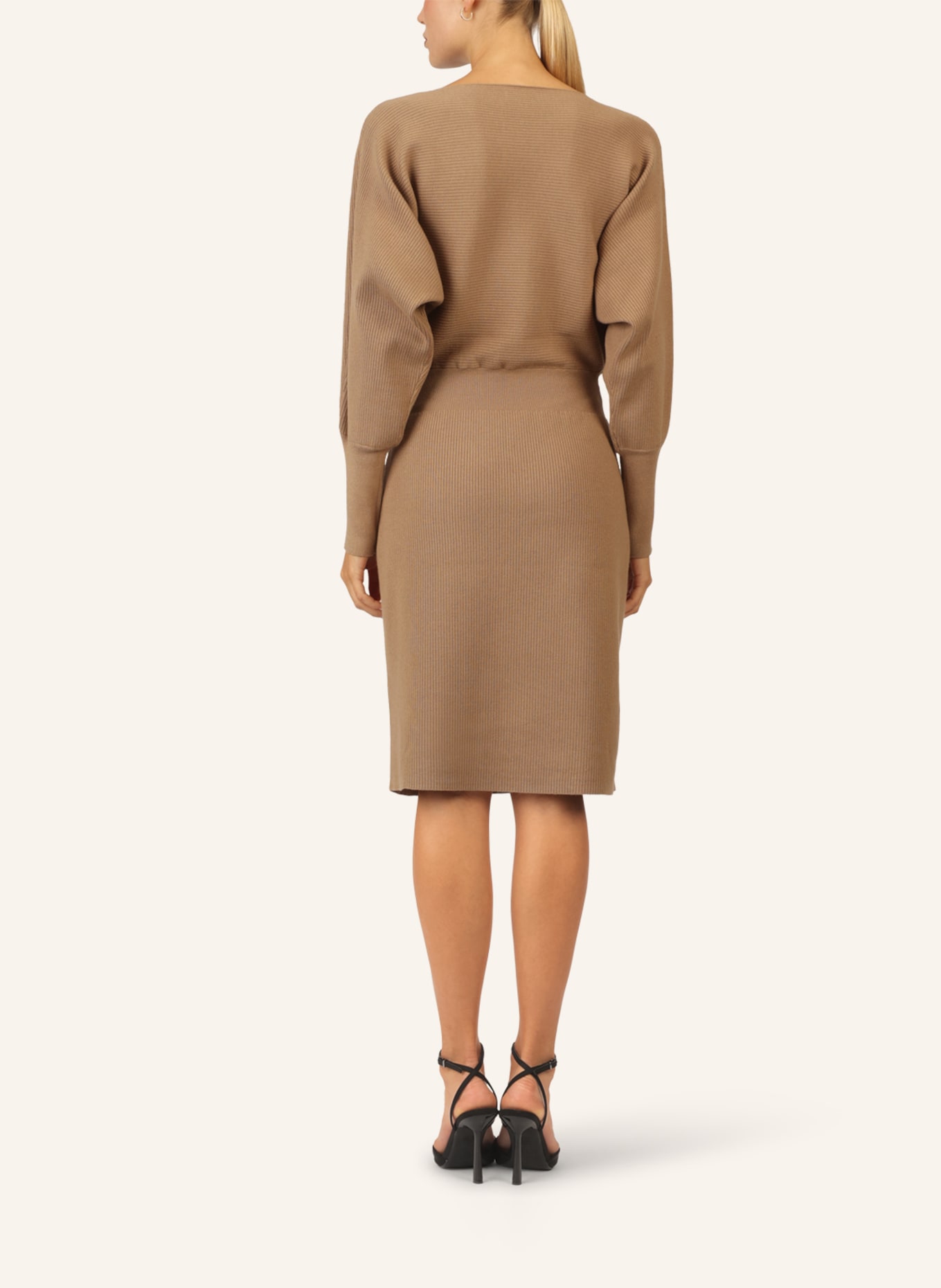 APART Strickkleid: CAMEL