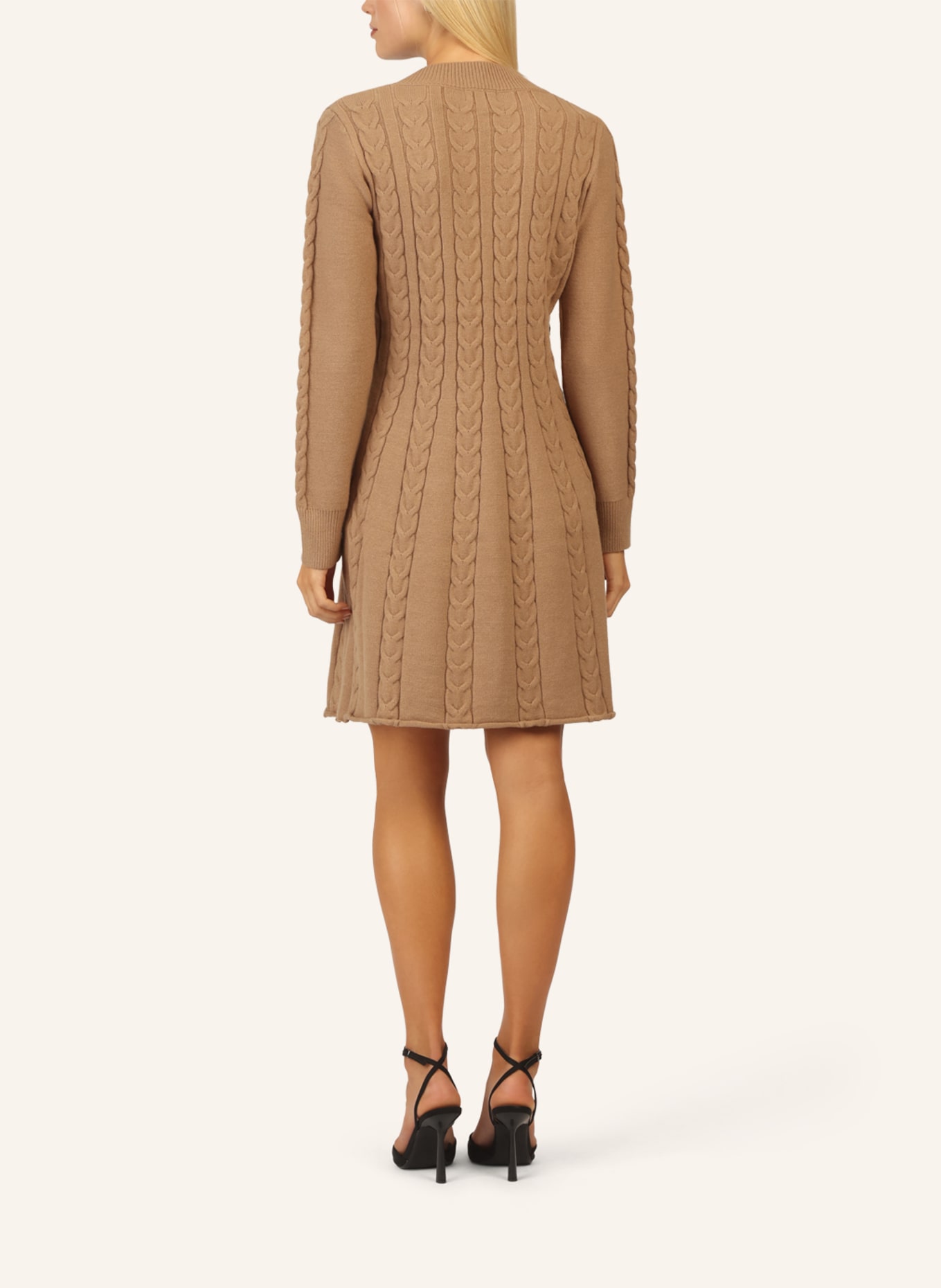 APART Strickkleid: CAMEL