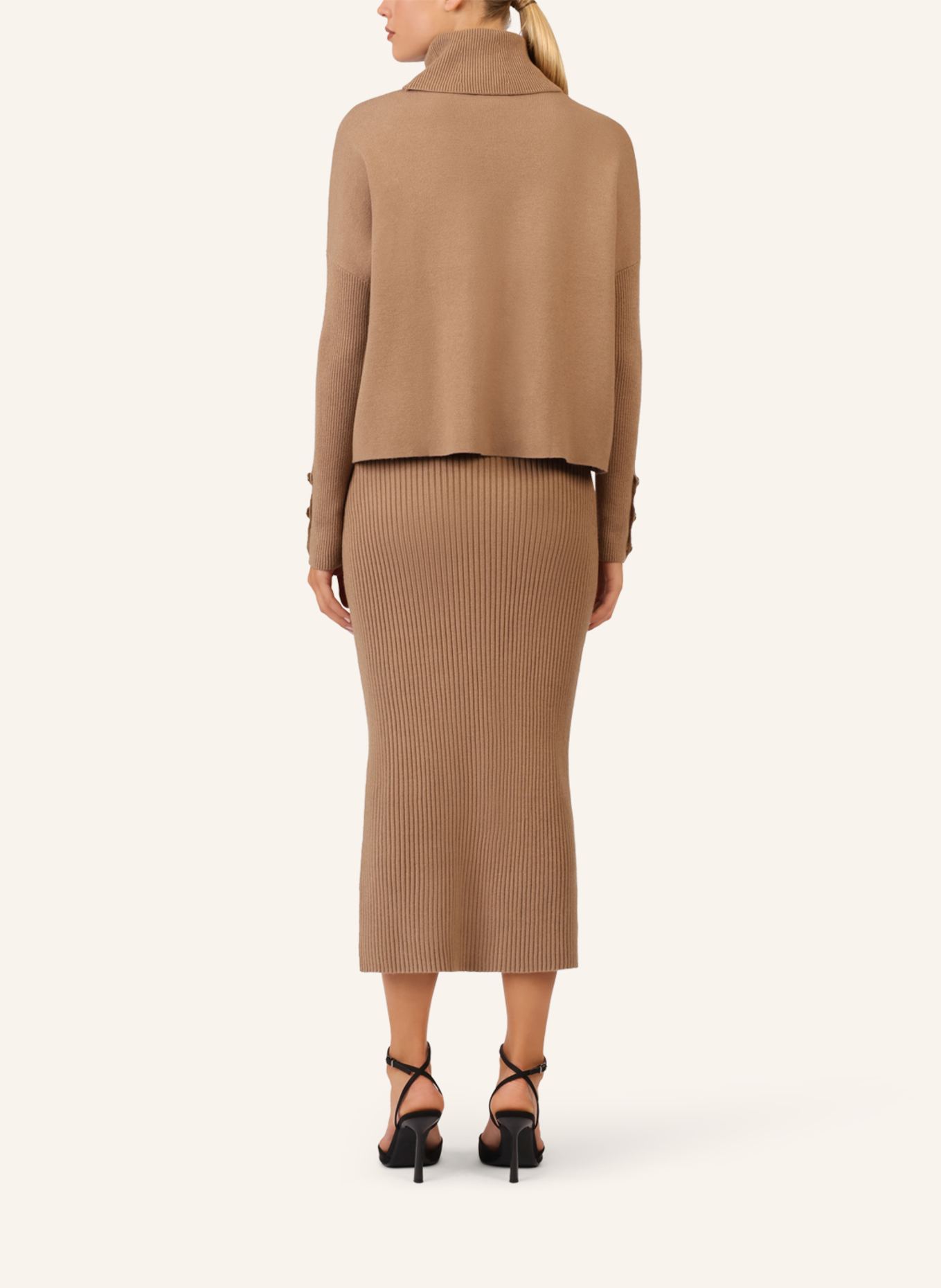 APART Oversized Pullover: CAMEL