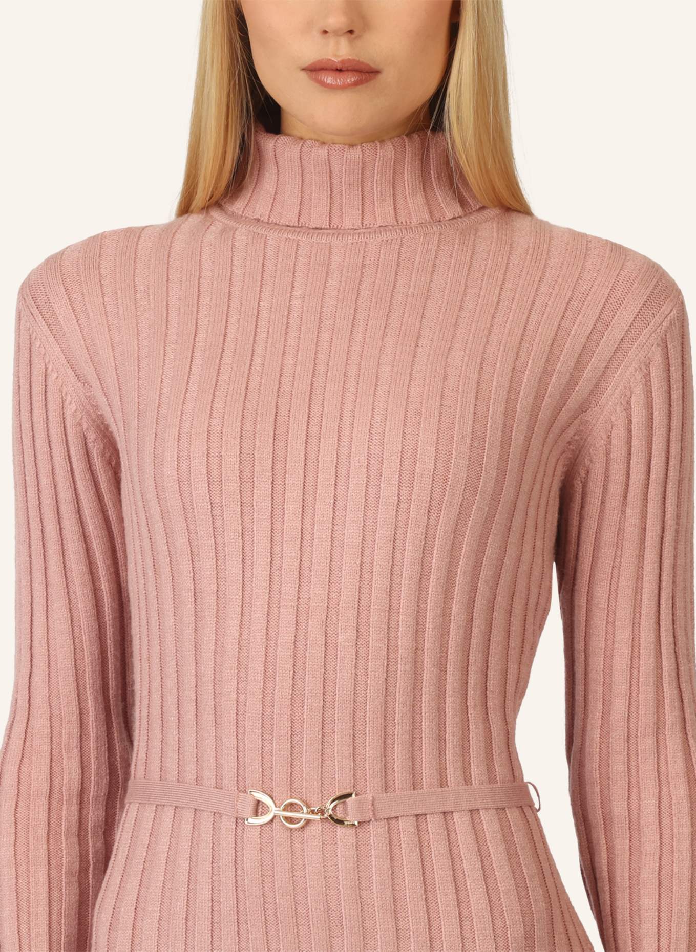 APART Midistrickkleid: HELLLILA