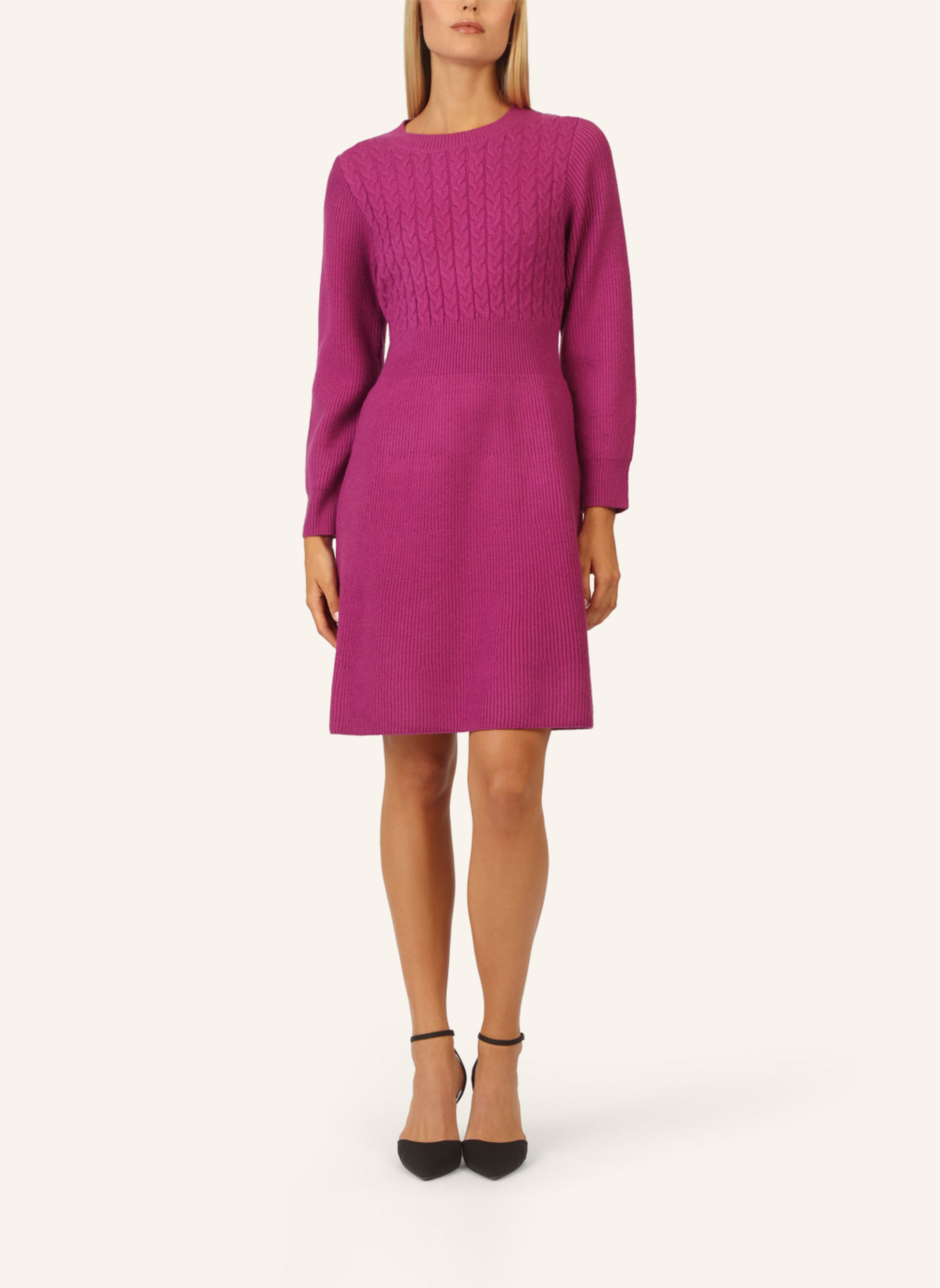 APART Strickkleid: LILA